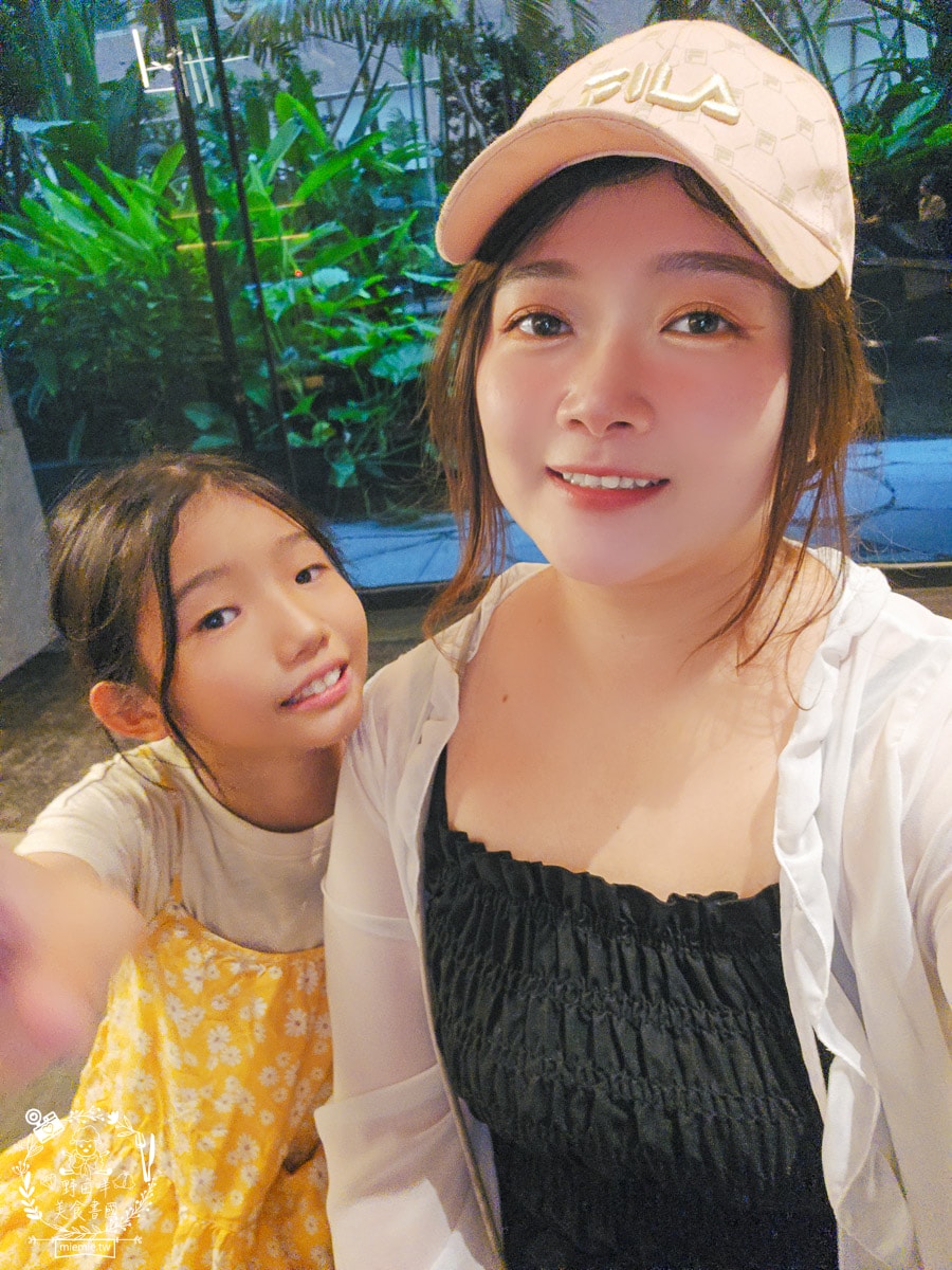 高雄日航酒店SERENA全日餐廳自助吃到飽|超強海鮮區跟牛排、肋排！生魚片也相當厚實新鮮！