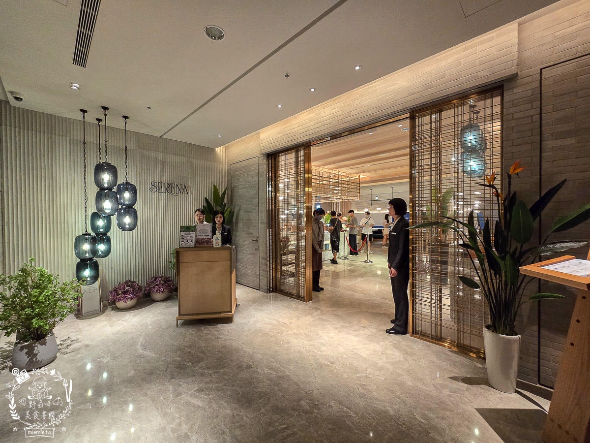 高雄日航酒店SERENA全日餐廳自助吃到飽|超強海鮮區跟牛排、肋排！生魚片也相當厚實新鮮！
