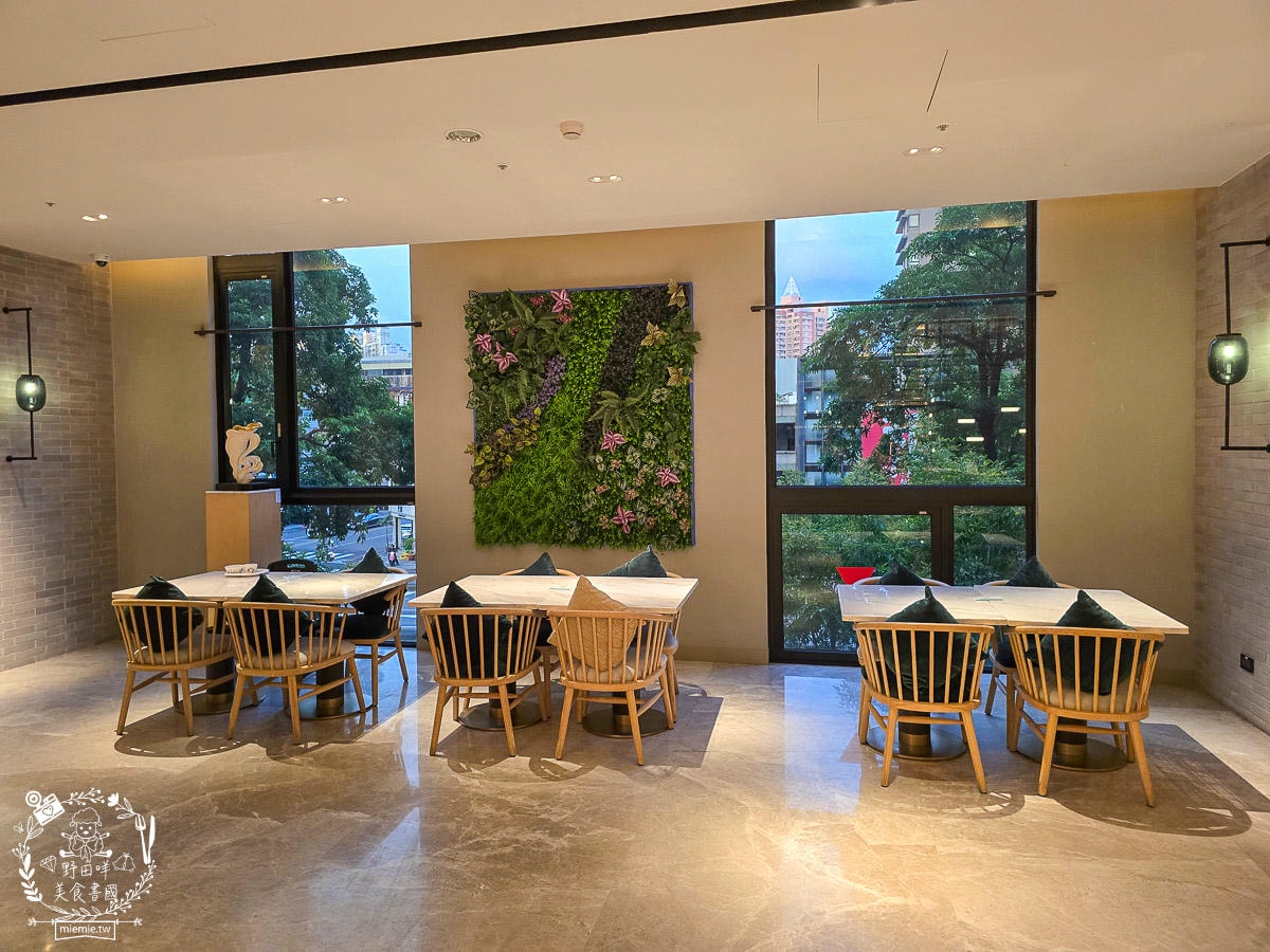 高雄日航酒店SERENA全日餐廳自助吃到飽|超強海鮮區跟牛排、肋排！生魚片也相當厚實新鮮！