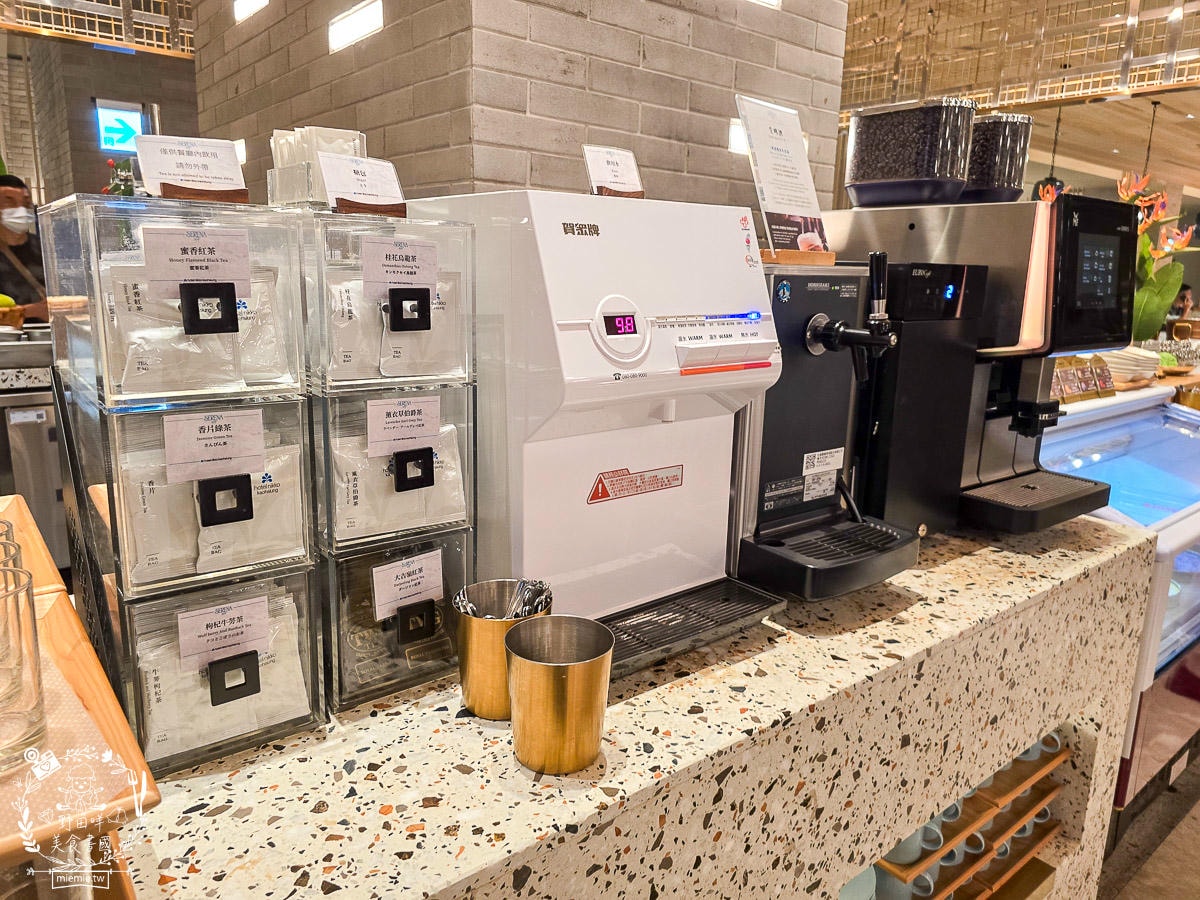 高雄日航酒店SERENA全日餐廳自助吃到飽|超強海鮮區跟牛排、肋排！生魚片也相當厚實新鮮！