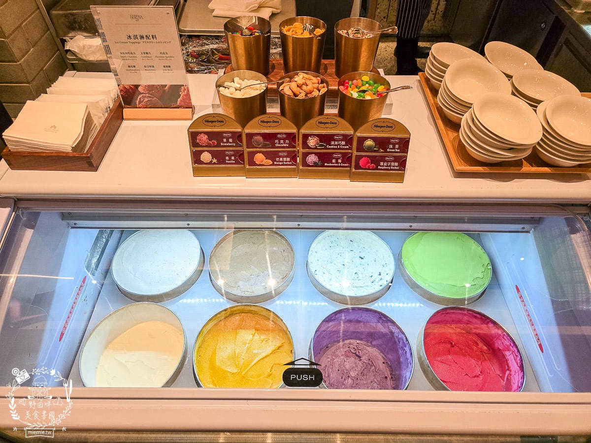 高雄日航酒店SERENA全日餐廳自助吃到飽|超強海鮮區跟牛排、肋排！生魚片也相當厚實新鮮！