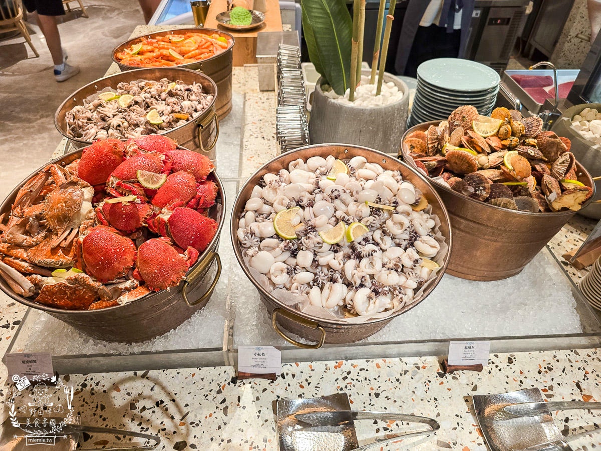 高雄日航酒店SERENA全日餐廳自助吃到飽|超強海鮮區跟牛排、肋排！生魚片也相當厚實新鮮！