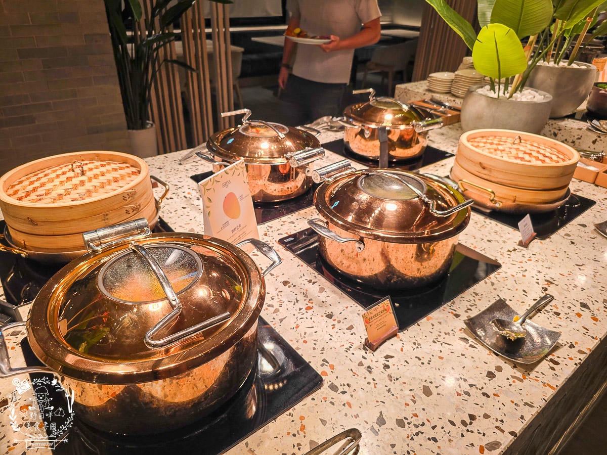 高雄日航酒店SERENA全日餐廳自助吃到飽|超強海鮮區跟牛排、肋排！生魚片也相當厚實新鮮！