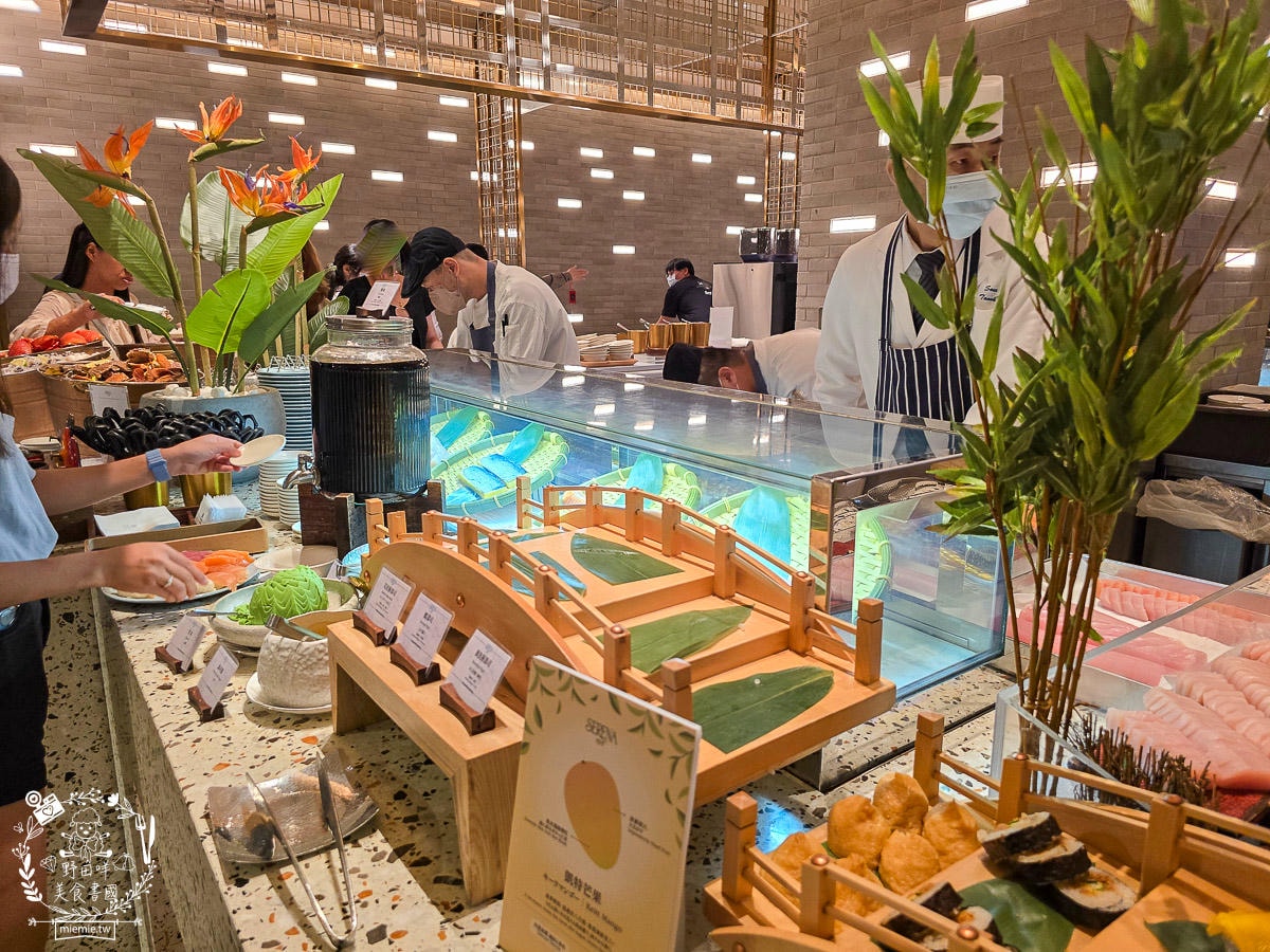 高雄日航酒店SERENA全日餐廳自助吃到飽|超強海鮮區跟牛排、肋排！生魚片也相當厚實新鮮！