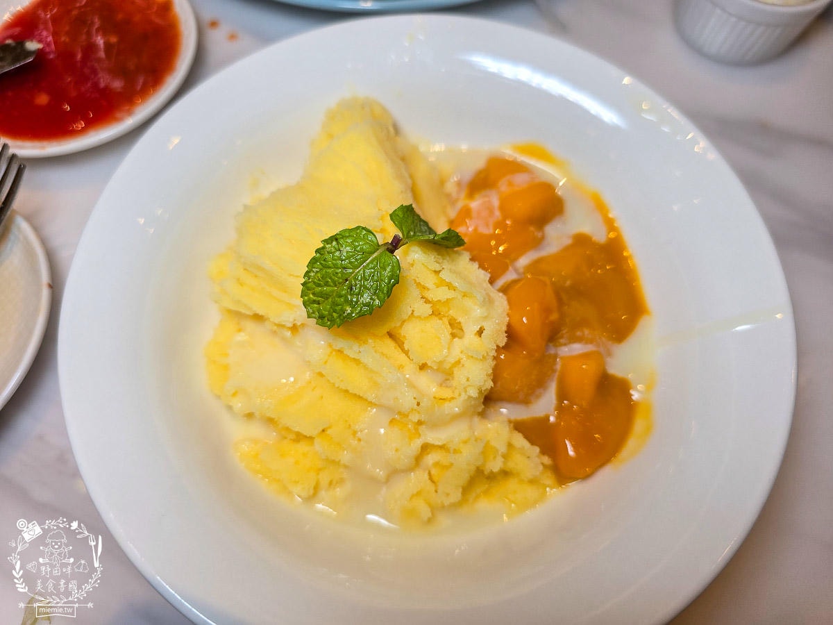 高雄日航酒店SERENA全日餐廳自助吃到飽|超強海鮮區跟牛排、肋排！生魚片也相當厚實新鮮！