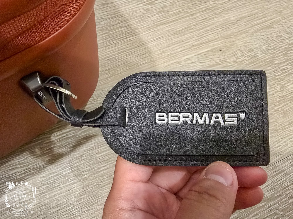 SWISS STYLE BERMAS TOP 2.0升級版上掀前開式煞車行李箱|超耐用又好拉拖得上掀式行李箱推薦！