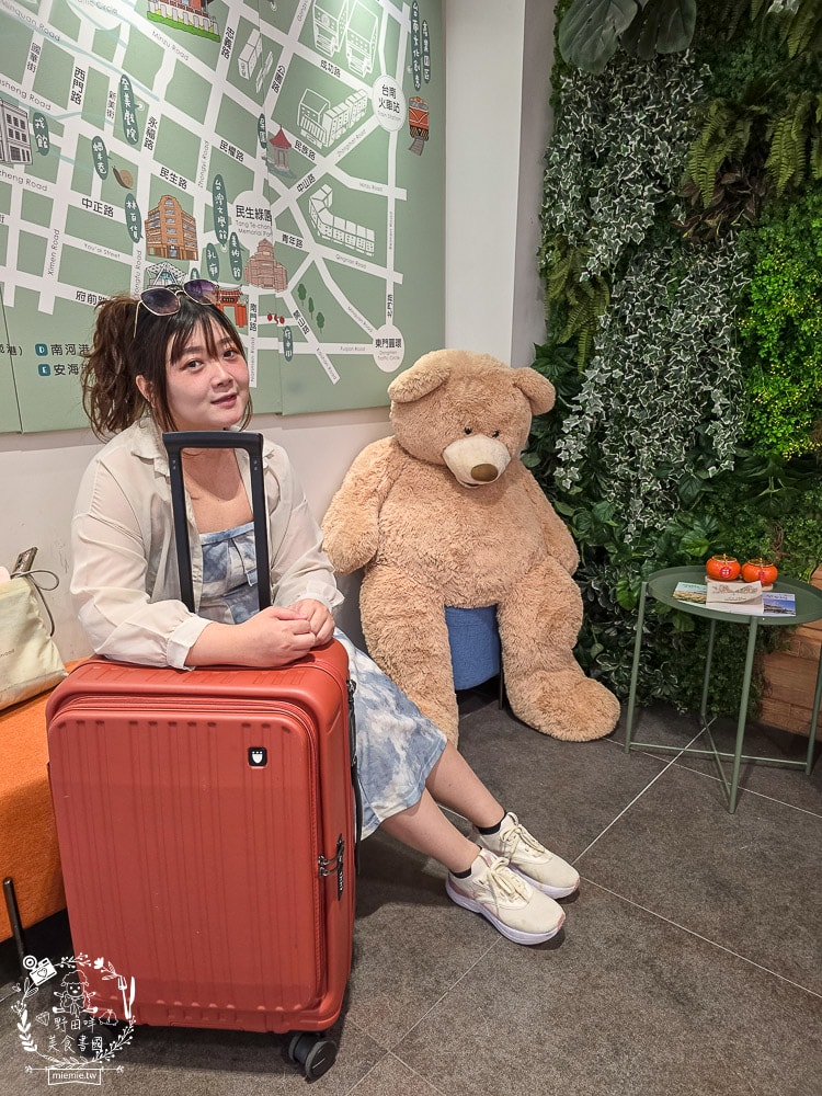 SWISS STYLE BERMAS TOP 2.0升級版上掀前開式煞車行李箱|超耐用又好拉拖得上掀式行李箱推薦！