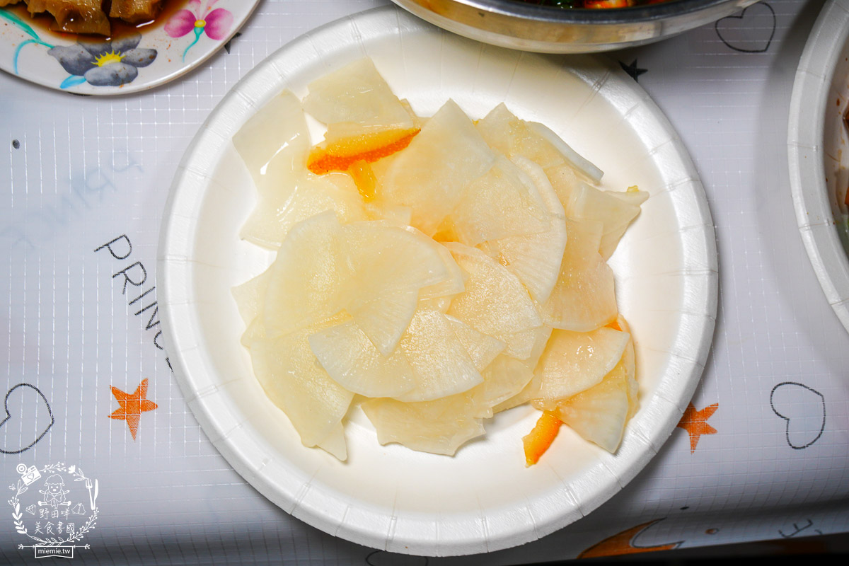 売牛本土原汁牛肉麵｜鳳山在地傳承30年的牛肉麵！靈魂牛油跟酸菜辣油更是點睛之筆！鳳山牛肉麵推薦！