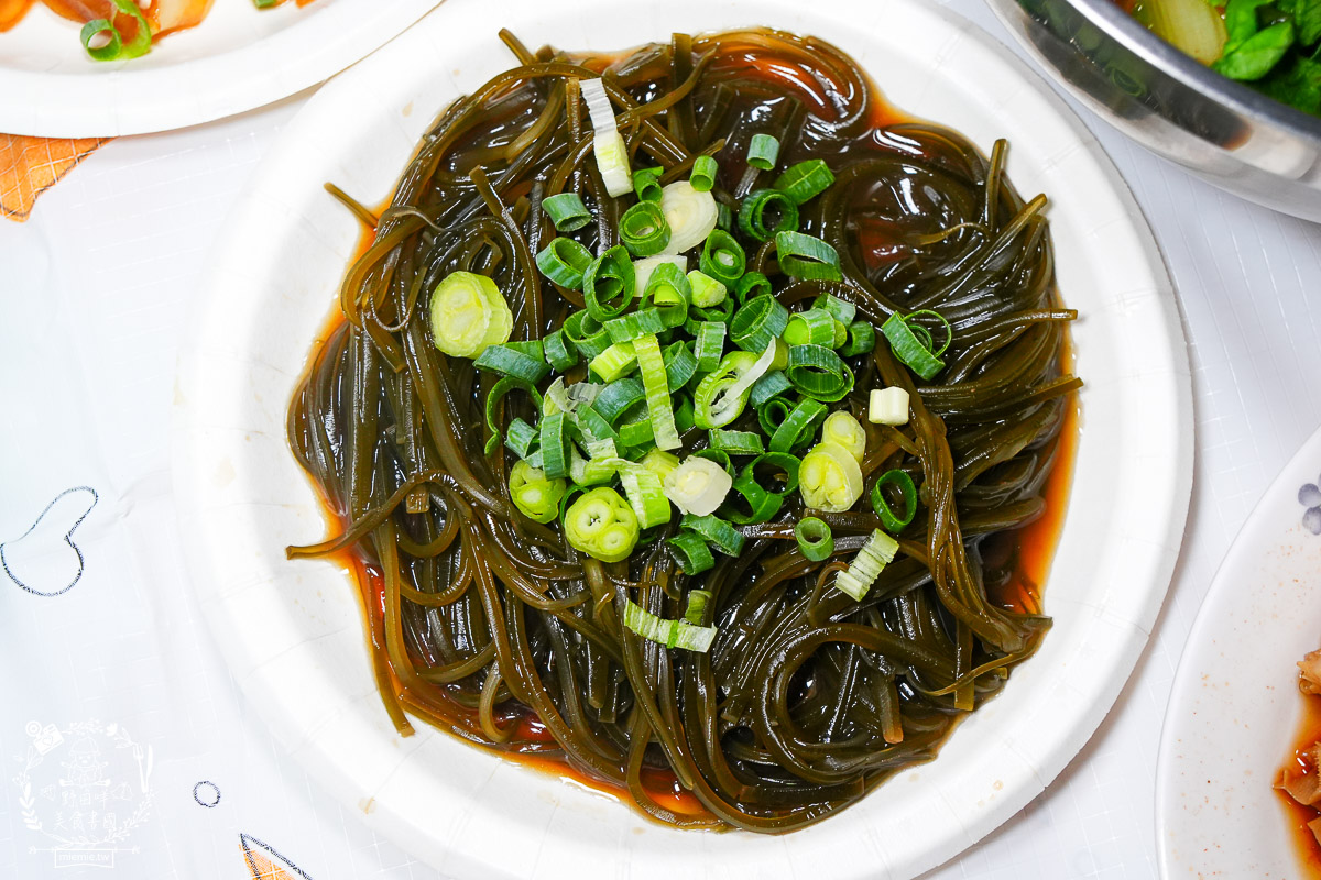 売牛本土原汁牛肉麵｜鳳山在地傳承30年的牛肉麵！靈魂牛油跟酸菜辣油更是點睛之筆！鳳山牛肉麵推薦！