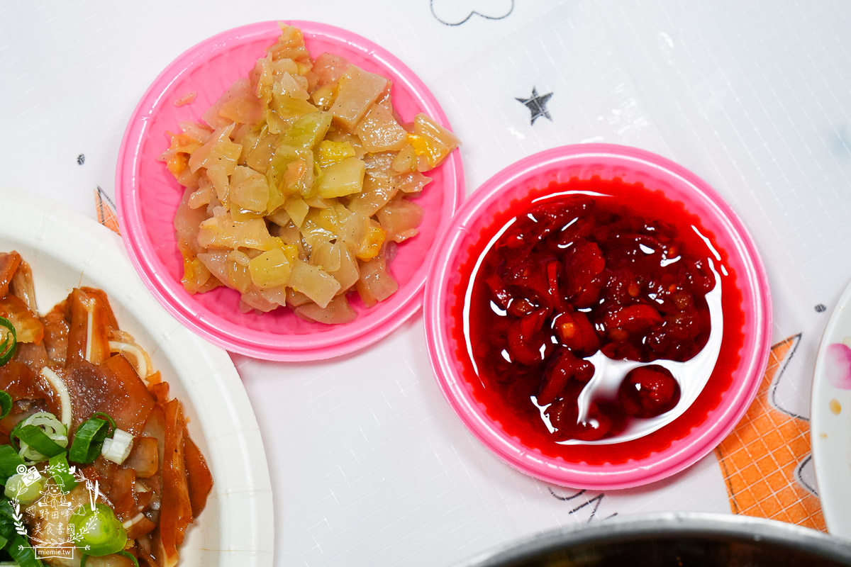 売牛本土原汁牛肉麵｜鳳山在地傳承30年的牛肉麵！靈魂牛油跟酸菜辣油更是點睛之筆！鳳山牛肉麵推薦！