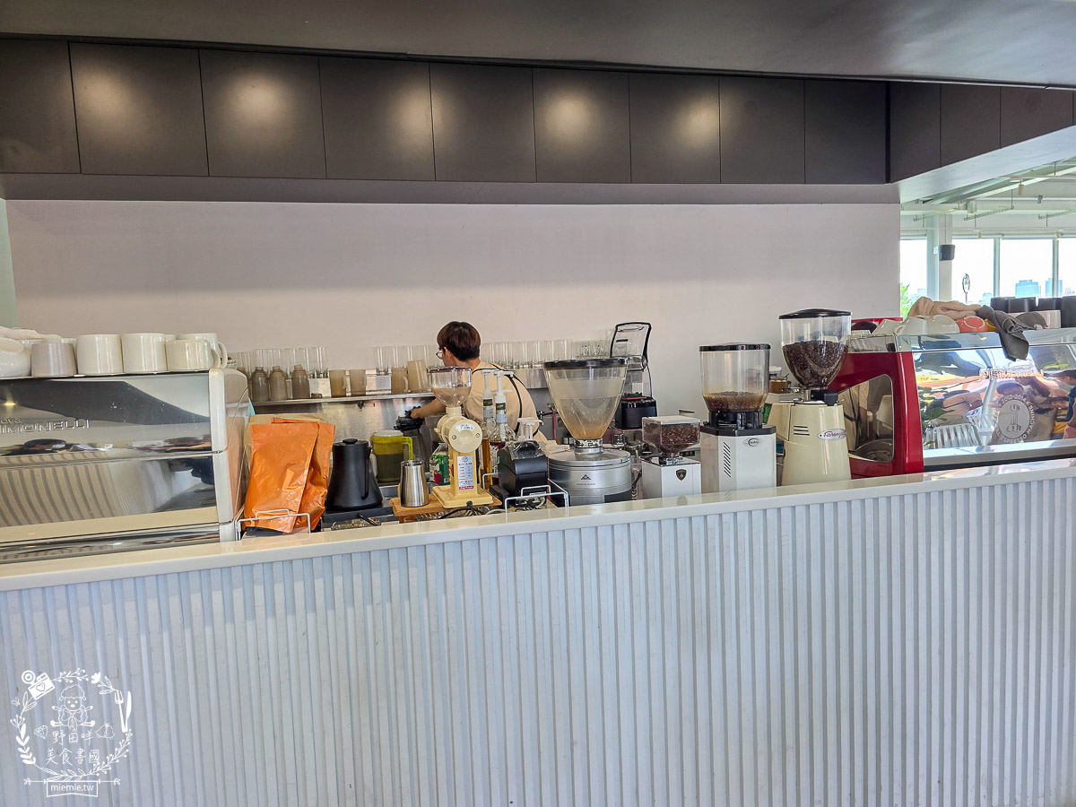 泮咖啡PAMMA COFFEE|高雄蓮池潭絕美玻璃屋咖啡廳！環湖景色賞心悅目超好拍照打卡！