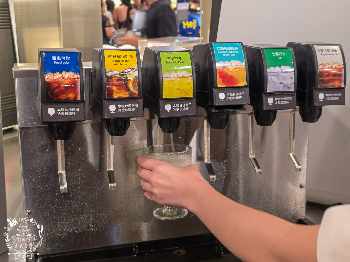 高雄[IKEA瑞典餐廳]每逢假日便大排長龍的瑞典美食！人氣肉完美味必點～IKEA餐廳美食推薦