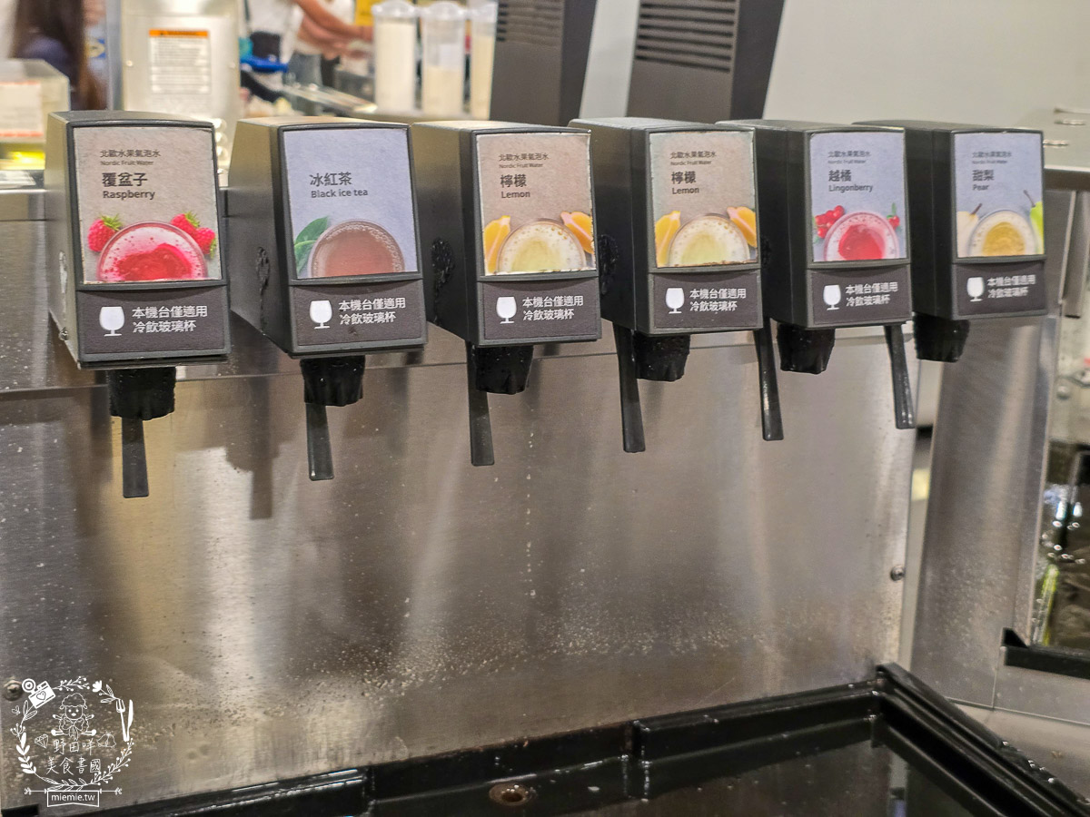 高雄[IKEA瑞典餐廳]每逢假日便大排長龍的瑞典美食！人氣肉完美味必點～IKEA餐廳美食推薦