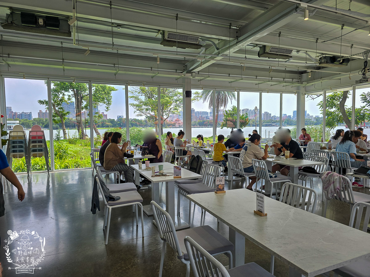 泮咖啡PAMMA COFFEE|高雄蓮池潭絕美玻璃屋咖啡廳!環湖景色賞心悅目超好拍照打卡! - 第9張圖