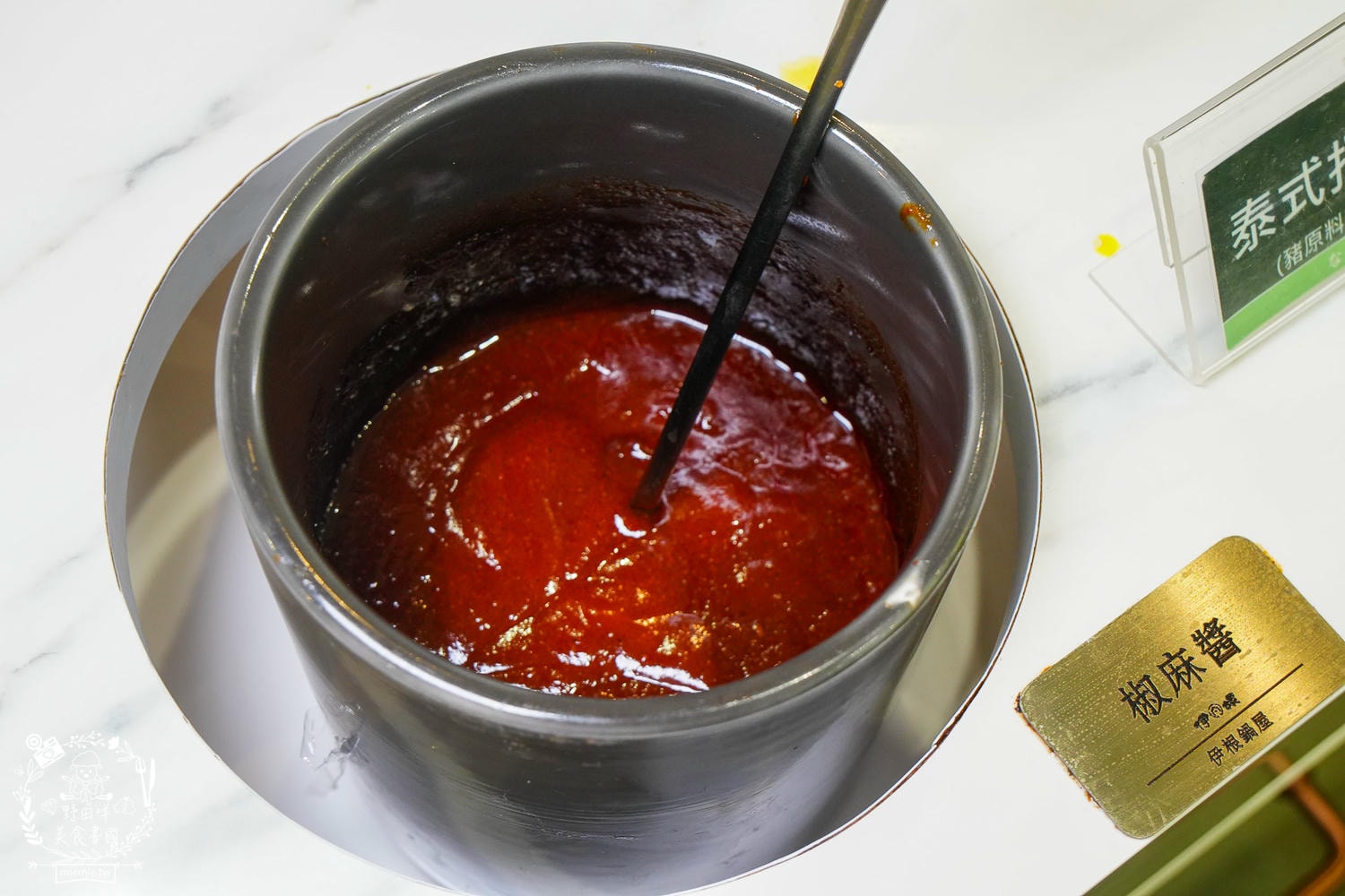 高雄美食｜伊根鍋屋鼎強店奢華 M9+ 和牛與爆炒麻油湯的極致饗宴！最低 298 元起享豐富自助吧，火鍋控的私藏清單