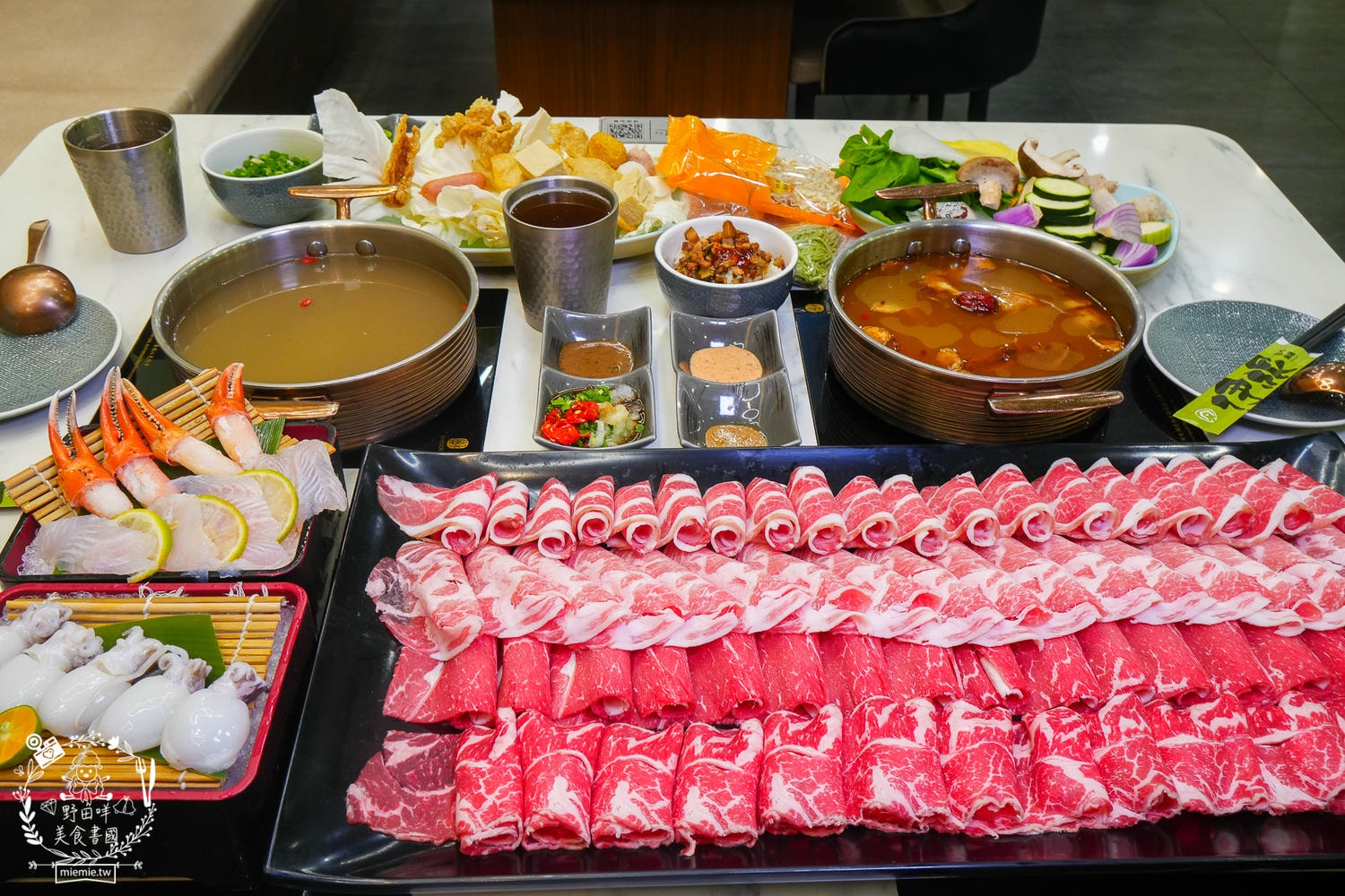 高雄美食｜伊根鍋屋鼎強店奢華 M9+ 和牛與爆炒麻油湯的極致饗宴！最低 298 元起享豐富自助吧，火鍋控的私藏清單