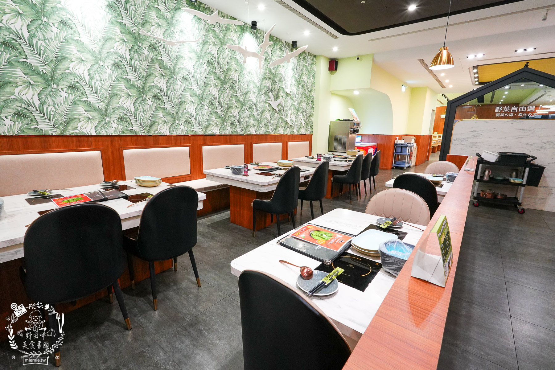 高雄美食|伊根鍋屋鼎強店奢華 M9+ 和牛與爆炒麻油湯的極致饗宴!最低 298 元起享豐富自助吧,火鍋控的私藏清單 - 第5張圖 高雄美食|伊根鍋屋鼎強店奢華 M9+ 和牛與爆炒麻油湯的極致饗宴!最低 298 元起享豐富自助吧,火鍋控的私藏清單