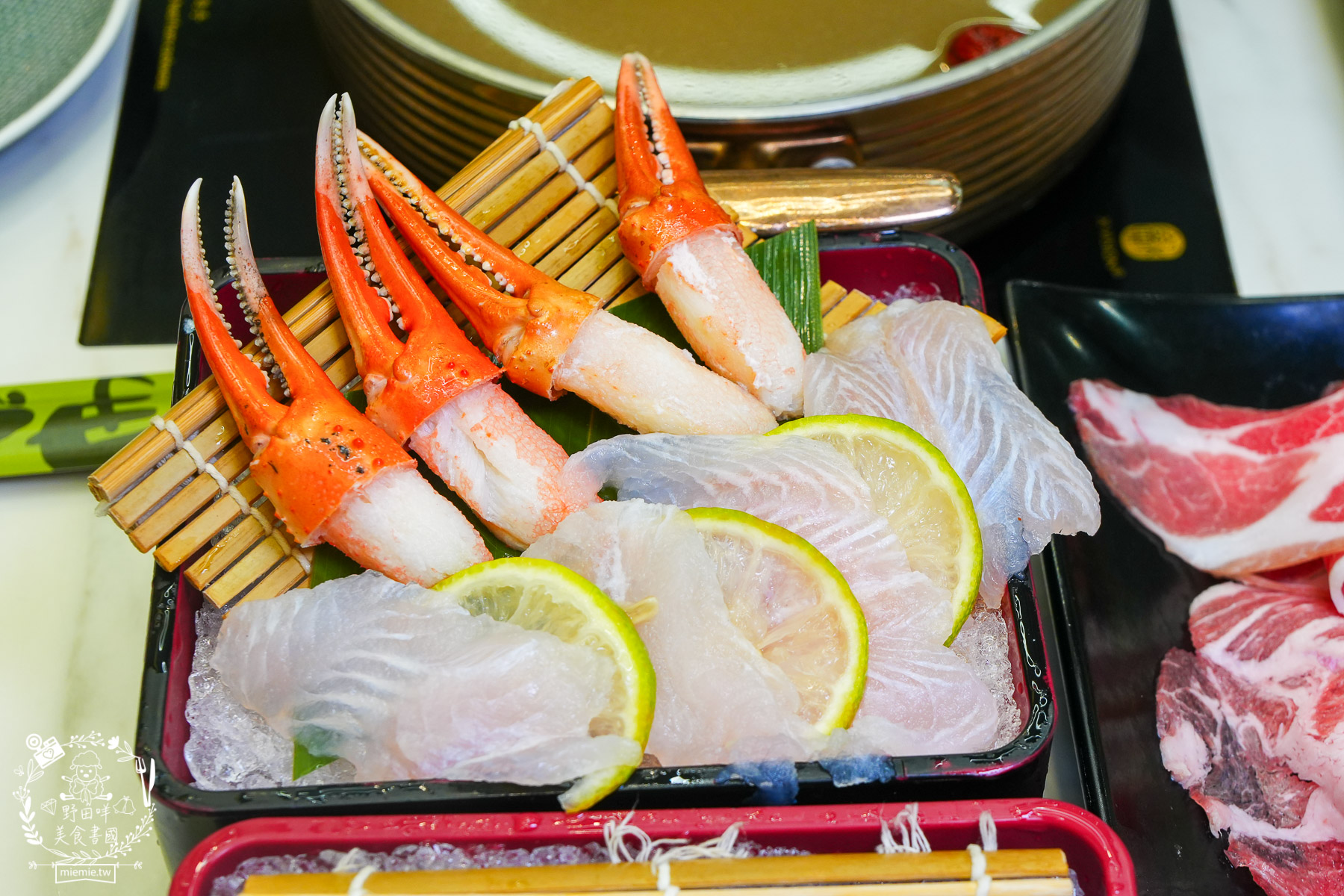 高雄美食|伊根鍋屋鼎強店奢華 M9+ 和牛與爆炒麻油湯的極致饗宴!最低 298 元起享豐富自助吧,火鍋控的私藏清單 - 第46張圖 高雄美食|伊根鍋屋鼎強店奢華 M9+ 和牛與爆炒麻油湯的極致饗宴!最低 298 元起享豐富自助吧,火鍋控的私藏清單