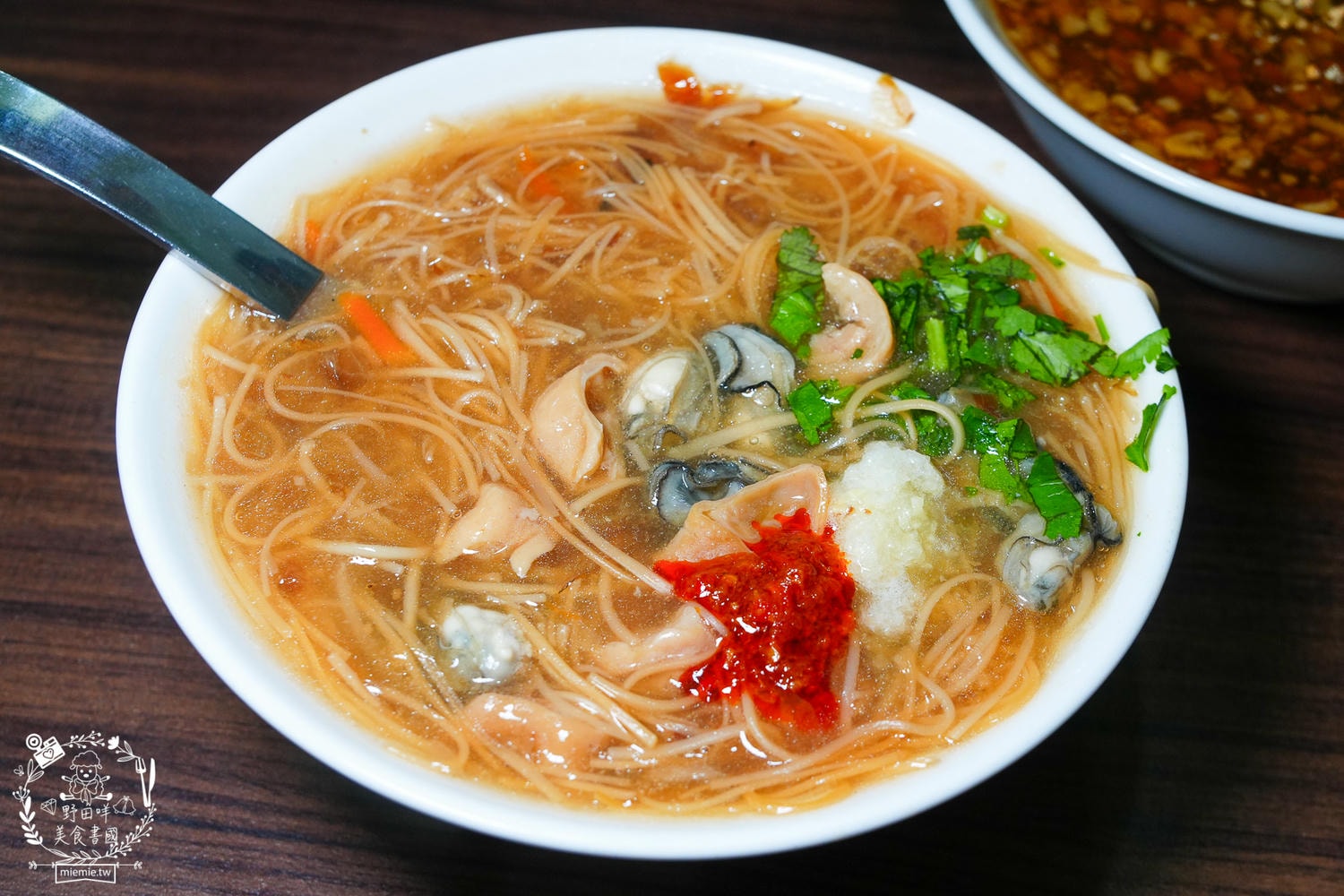 【台東跨年】鐵花商圈三天兩夜爆食攻略：直擊aMEI演唱會搖滾區美食、鐵花商圈在地神店懶人包