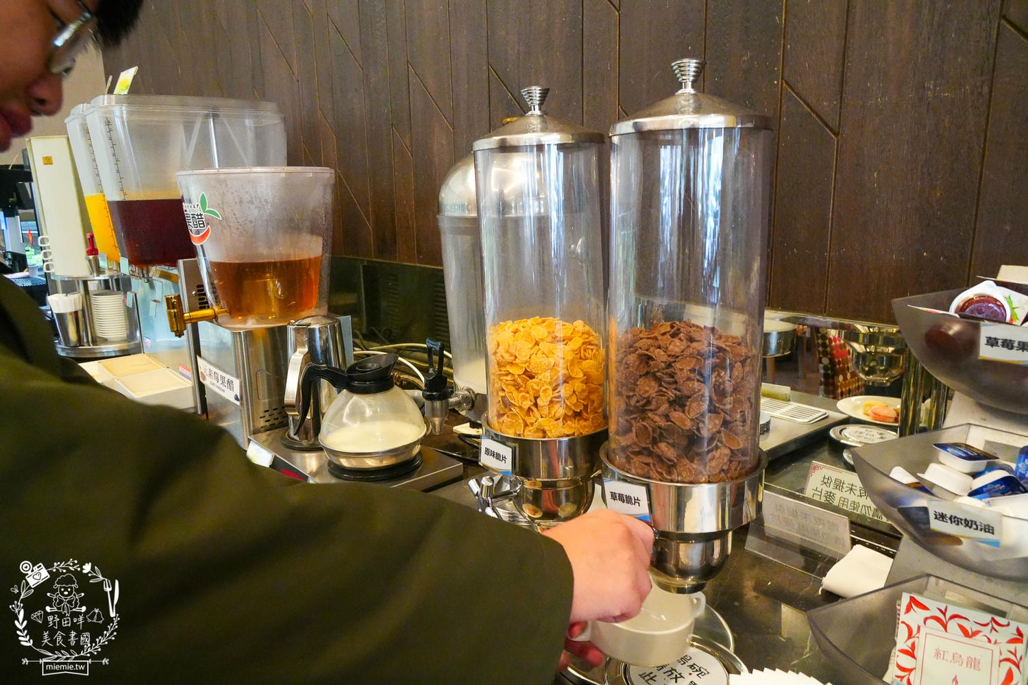 台東住宿|台東富野渡假酒店|入住就送豐盛宵夜早餐吃到飽!雙人景觀房舒適寬敞|早餐DIY擔仔麵|CP值超高的市區住宿推薦! - 第62張圖 台東住宿|台東富野渡假酒店|入住就送豐盛宵夜早餐吃到飽!雙人景觀房舒適寬敞|早餐DIY擔仔麵|CP值超高的市區住宿推薦!