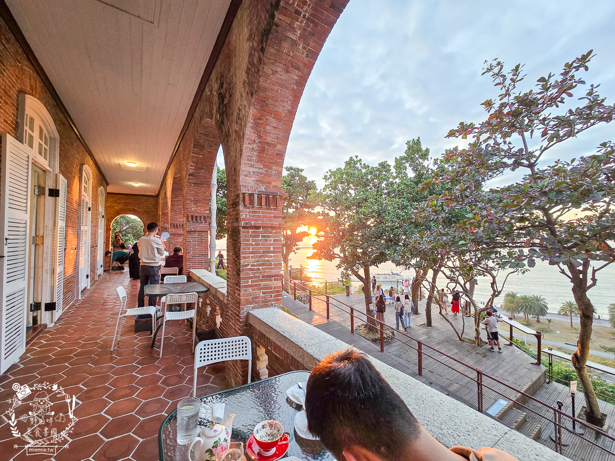 【2026 高雄景點】打狗英國領事館古典玫瑰園文化園區「小王子 125 週年特展」全攻略：門票優惠、夢幻三層下午茶、三大必拍雕像