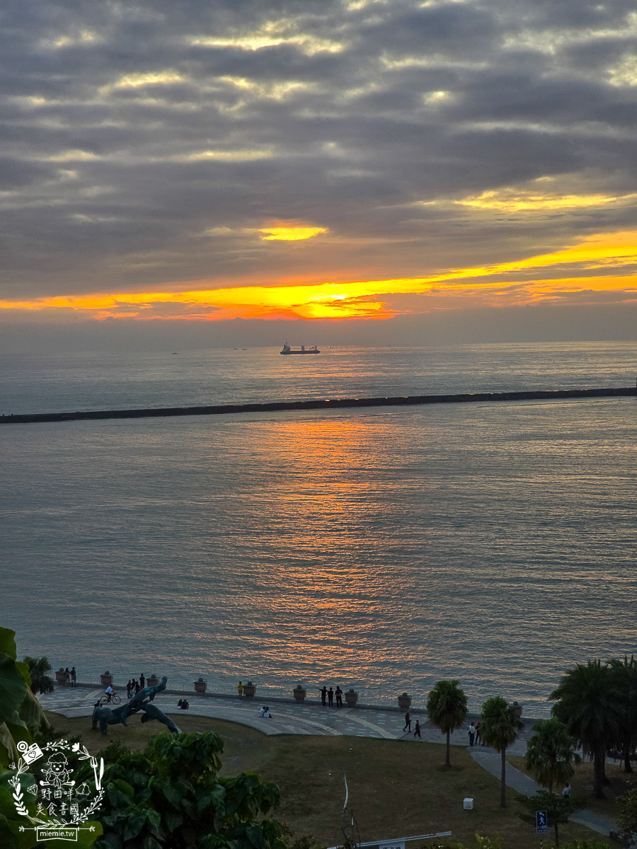 【2026 高雄景點】打狗英國領事館古典玫瑰園文化園區「小王子 125 週年特展」全攻略：門票優惠、夢幻三層下午茶、三大必拍雕像