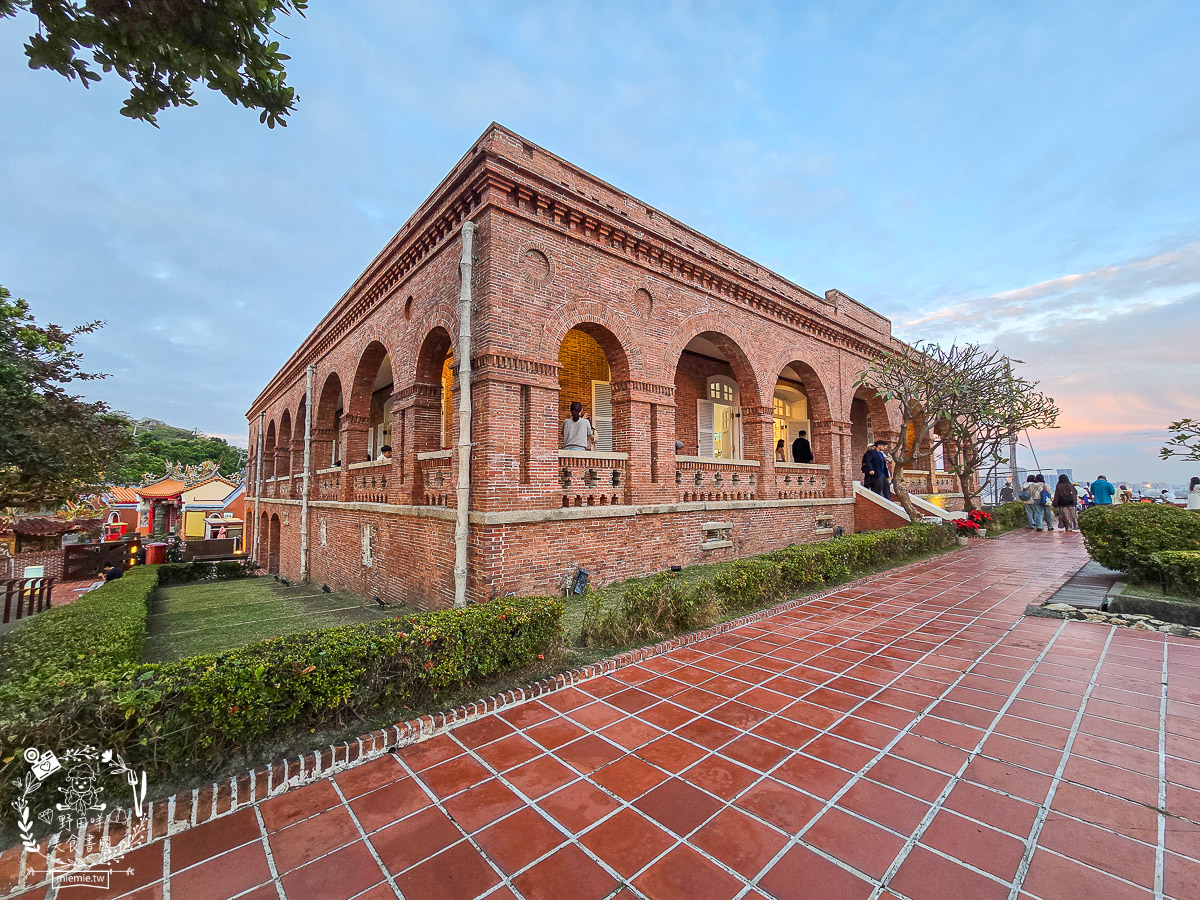 【2026 高雄景點】打狗英國領事館古典玫瑰園文化園區「小王子 125 週年特展」全攻略：門票優惠、夢幻三層下午茶、三大必拍雕像