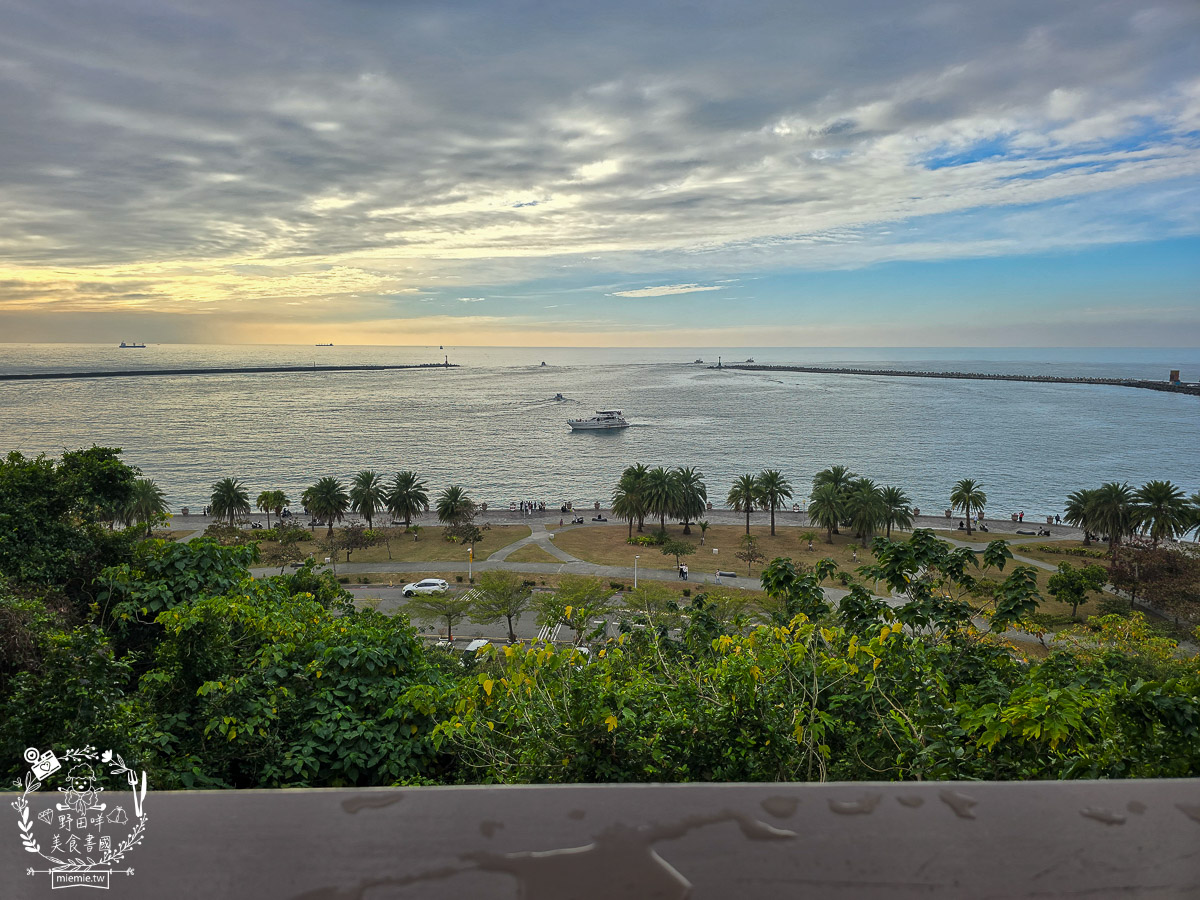 【2026 高雄景點】打狗英國領事館古典玫瑰園文化園區「小王子 125 週年特展」全攻略：門票優惠、夢幻三層下午茶、三大必拍雕像