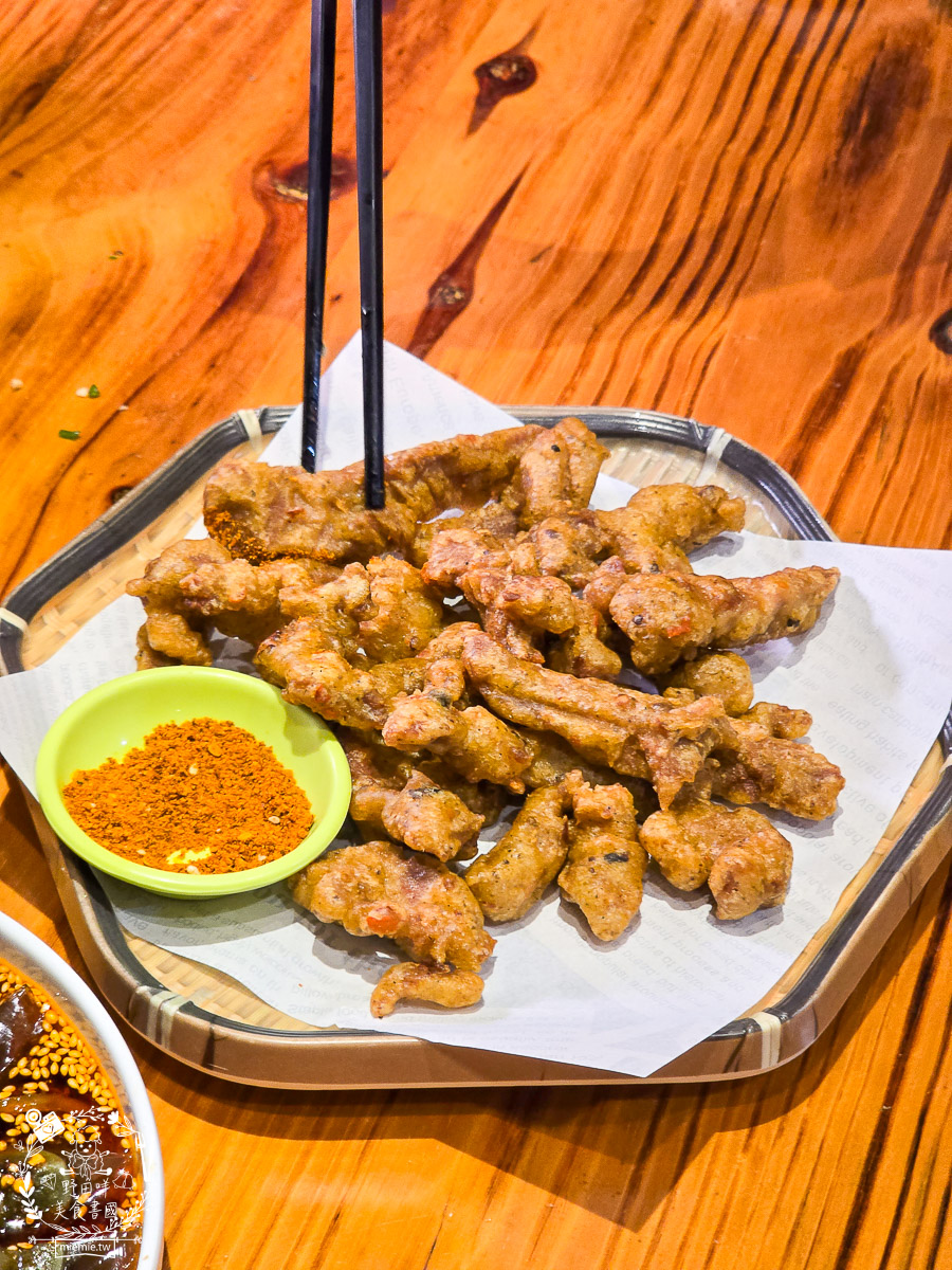 【鳳山美食】川辣道麻辣鍋物｜從重慶小龍蝦到青花椒水煮豬，一桌收服刁嘴老饕！2025鳳山川菜火鍋推薦