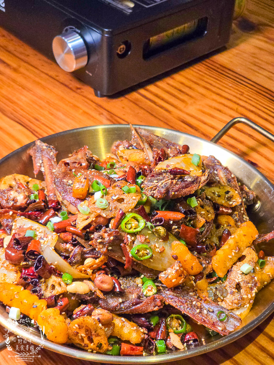 【鳳山美食】川辣道麻辣鍋物｜從重慶小龍蝦到青花椒水煮豬，一桌收服刁嘴老饕！2025鳳山川菜火鍋推薦