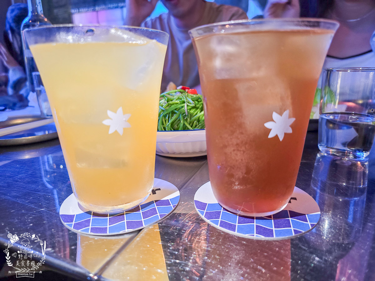 高雄駁二美食｜浪際 WAVE STELLAR｜大港橋旁最潮「台式時髦小吃」，在銀河系裡吃飛碟蚵嗲配夕陽！