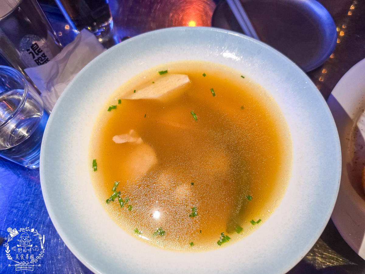 高雄駁二美食｜浪際 WAVE STELLAR｜大港橋旁最潮「台式時髦小吃」，在銀河系裡吃飛碟蚵嗲配夕陽！