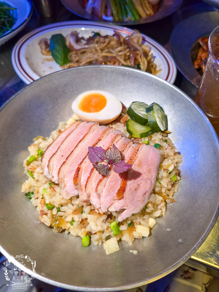 高雄駁二美食｜浪際 WAVE STELLAR｜大港橋旁最潮「台式時髦小吃」，在銀河系裡吃飛碟蚵嗲配夕陽！