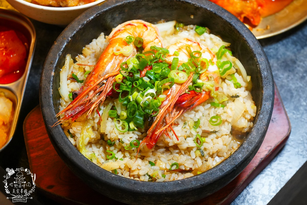 【台東跨年】鐵花商圈三天兩夜爆食攻略：直擊aMEI演唱會搖滾區美食、鐵花商圈在地神店懶人包