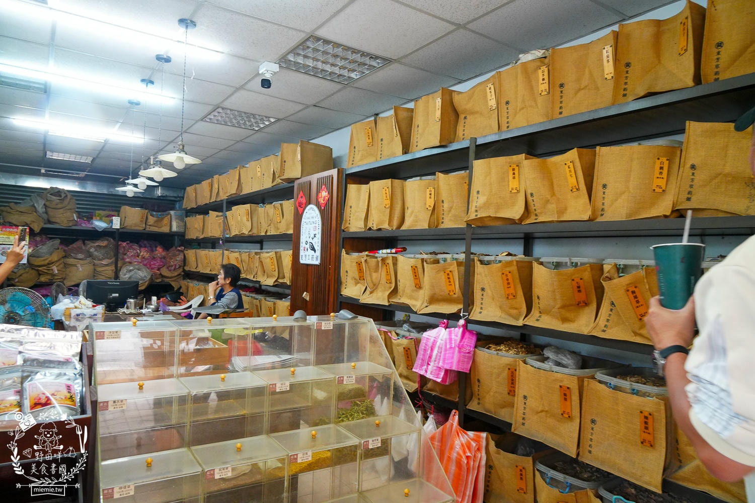 【台東跨年】鐵花商圈三天兩夜爆食攻略：直擊aMEI演唱會搖滾區美食、鐵花商圈在地神店懶人包