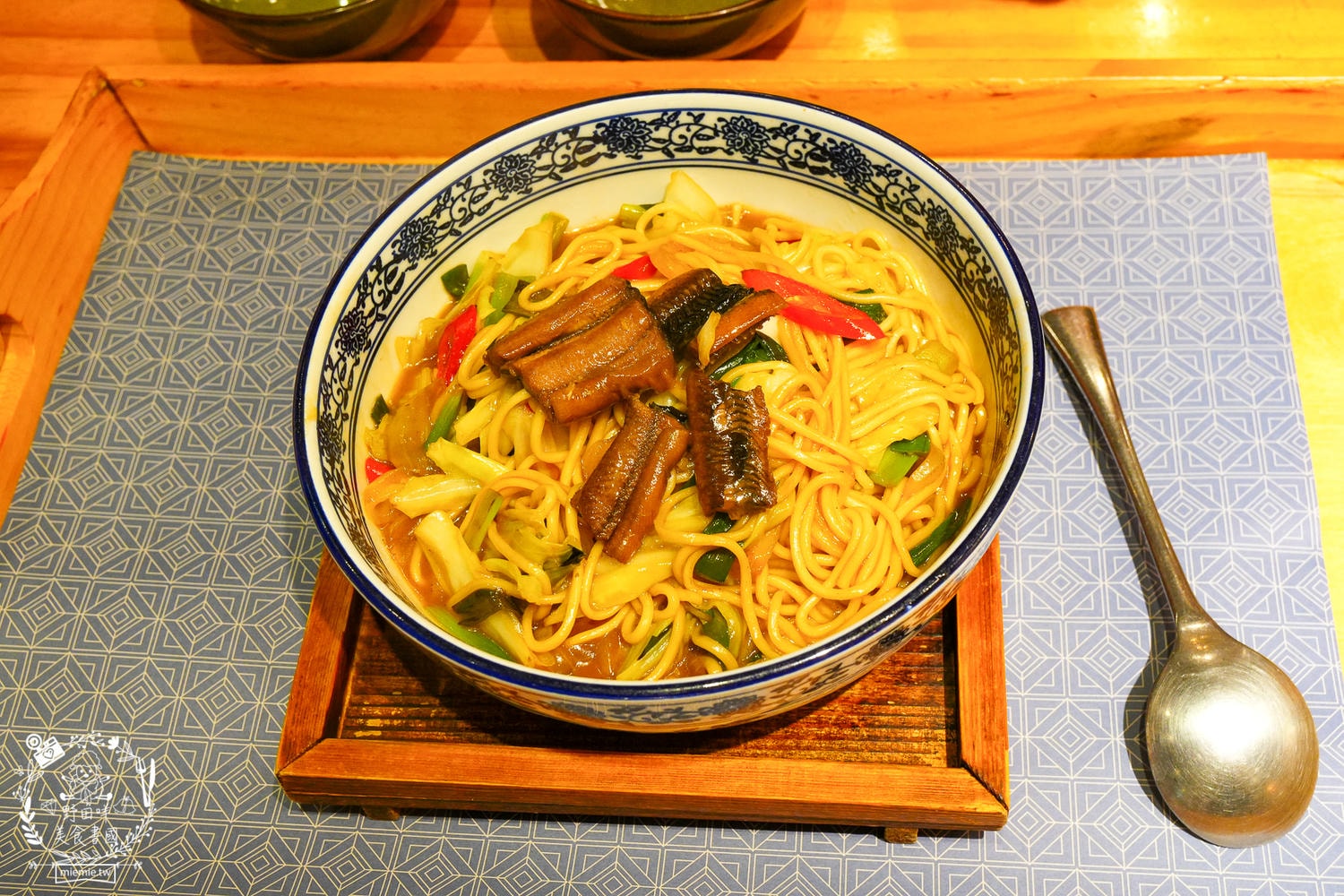 【台東跨年】鐵花商圈三天兩夜爆食攻略：直擊aMEI演唱會搖滾區美食、鐵花商圈在地神店懶人包