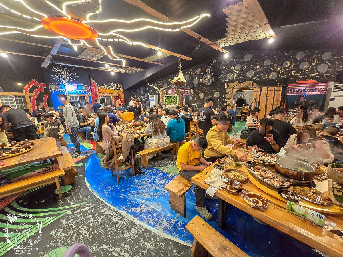 台東美食｜阿里岸原住民風味餐廳｜部落裡的法式饗宴！開箱7,000元超浮誇海陸全餐！白蘭地石頭鍋太震撼！
