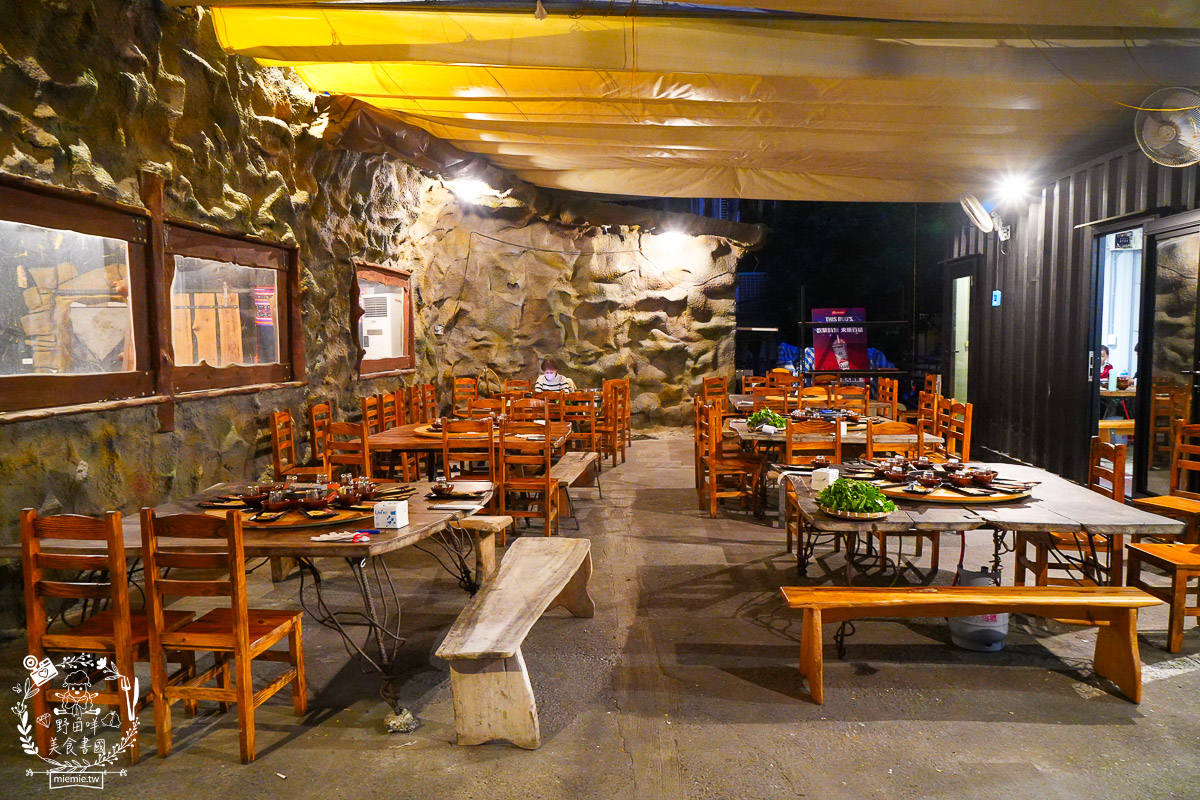 台東美食｜阿里岸原住民風味餐廳｜部落裡的法式饗宴！開箱7,000元超浮誇海陸全餐！白蘭地石頭鍋太震撼！