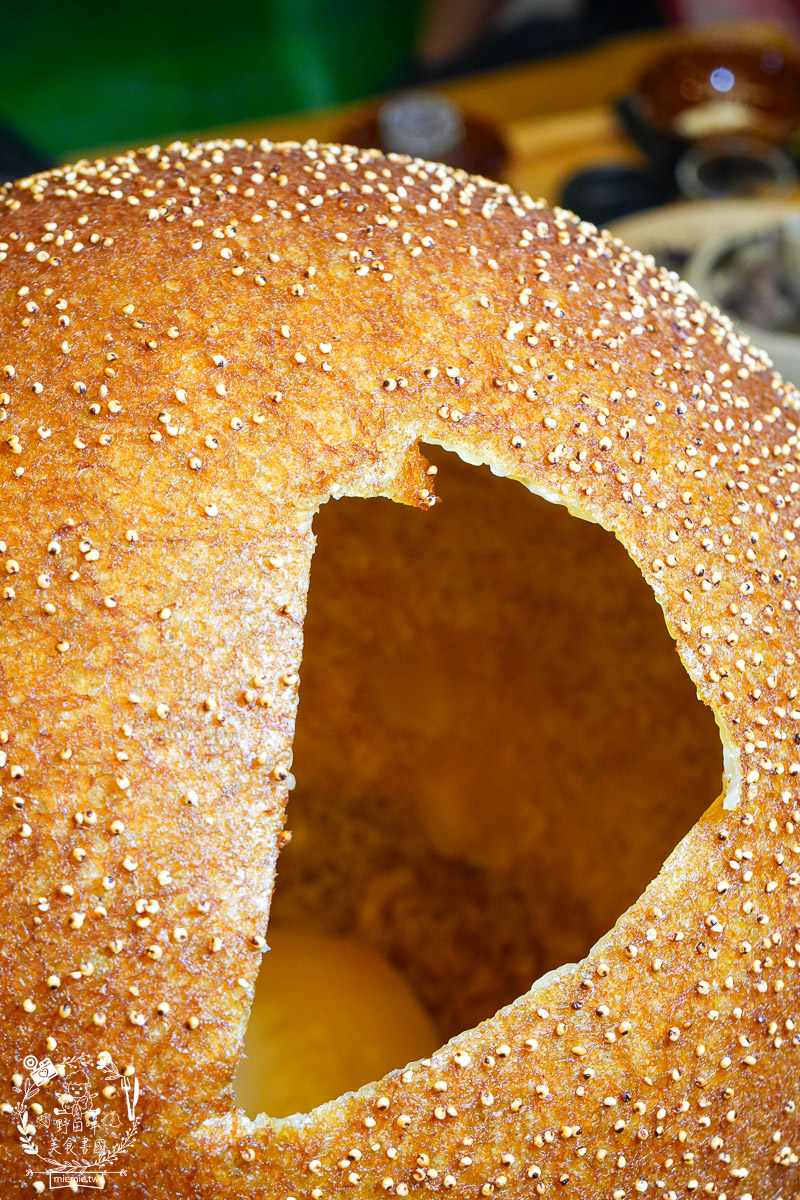 台東美食｜阿里岸原住民風味餐廳｜部落裡的法式饗宴！開箱7,000元超浮誇海陸全餐！白蘭地石頭鍋太震撼！