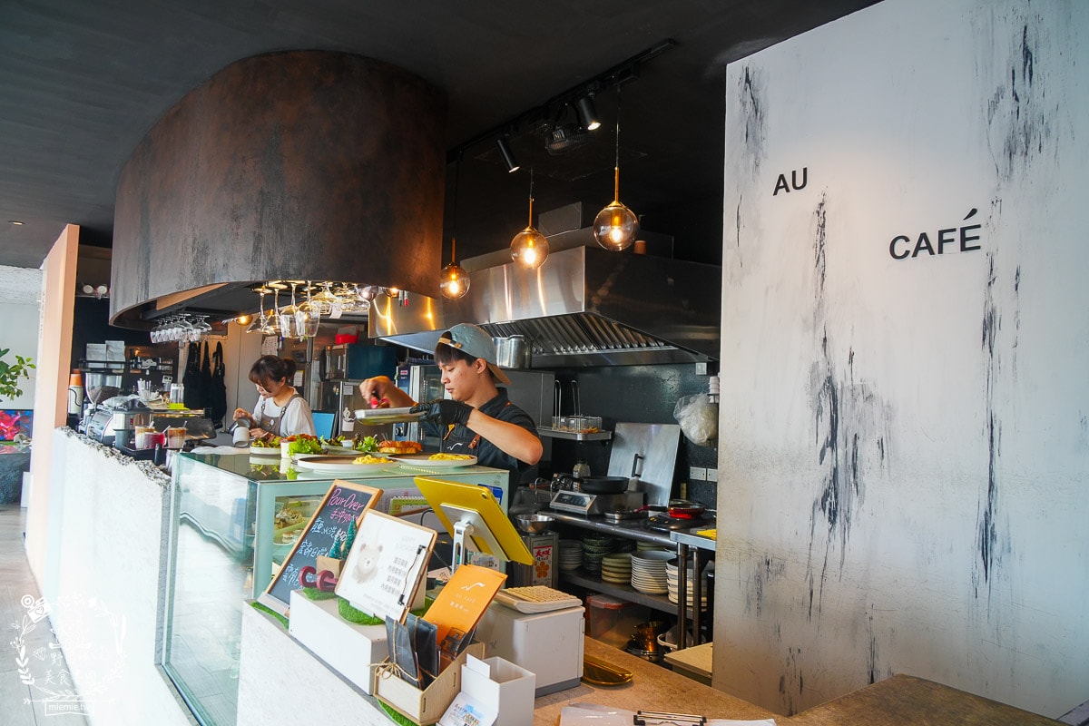 台東美食｜鷗咖啡 AU CAFÉ｜在地風味阿粨餐、得獎創意咖啡與精緻甜點的完美結合！