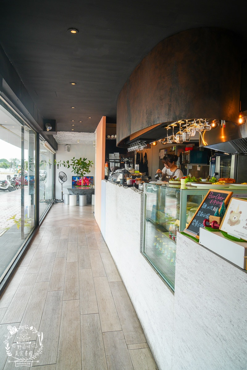 台東美食｜鷗咖啡 AU CAFÉ｜在地風味阿粨餐、得獎創意咖啡與精緻甜點的完美結合！