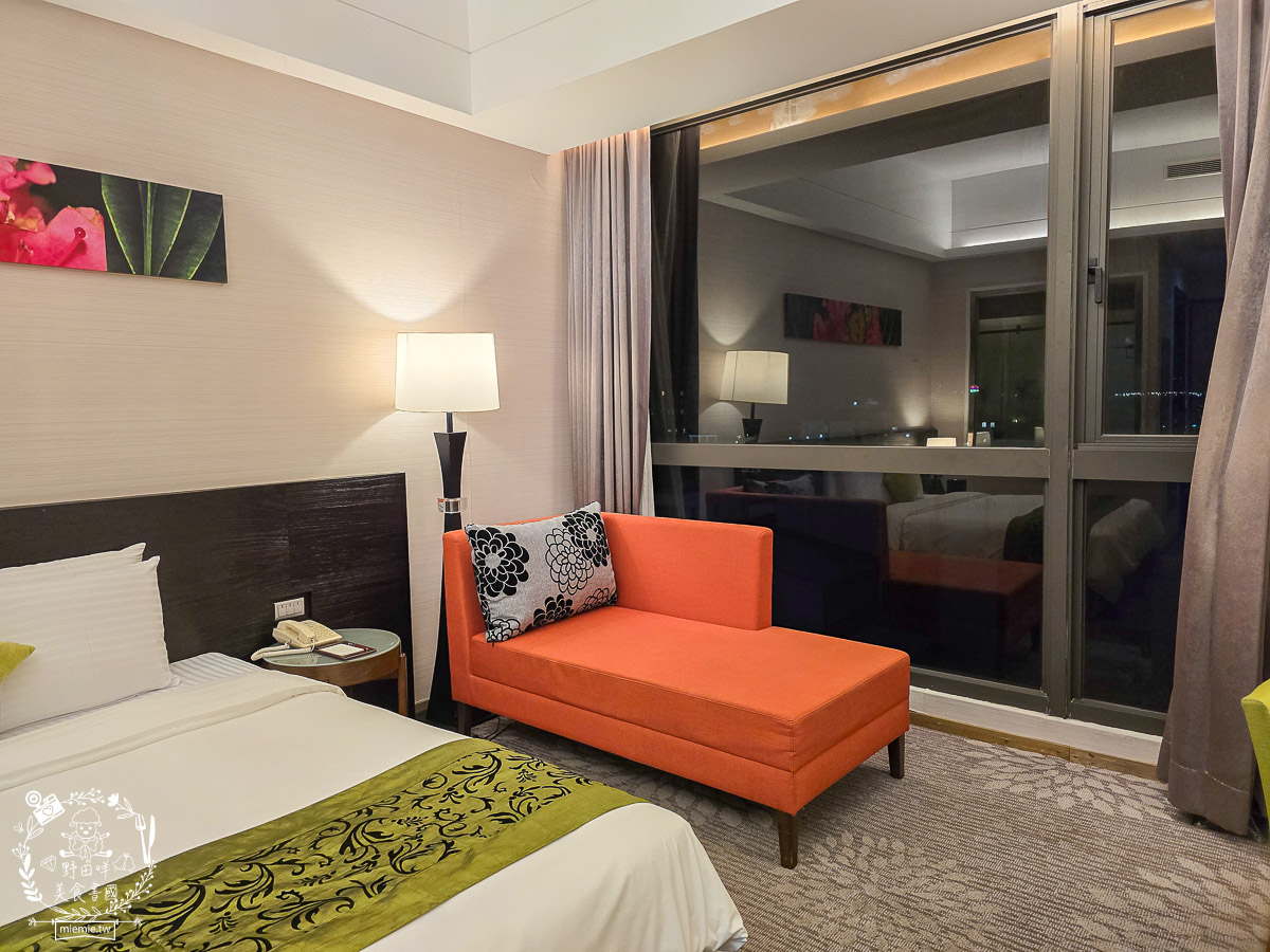 台東住宿｜台東富野渡假酒店｜入住就送豐盛宵夜早餐吃到飽！雙人景觀房舒適寬敞|早餐DIY擔仔麵|CP值超高的市區住宿推薦！