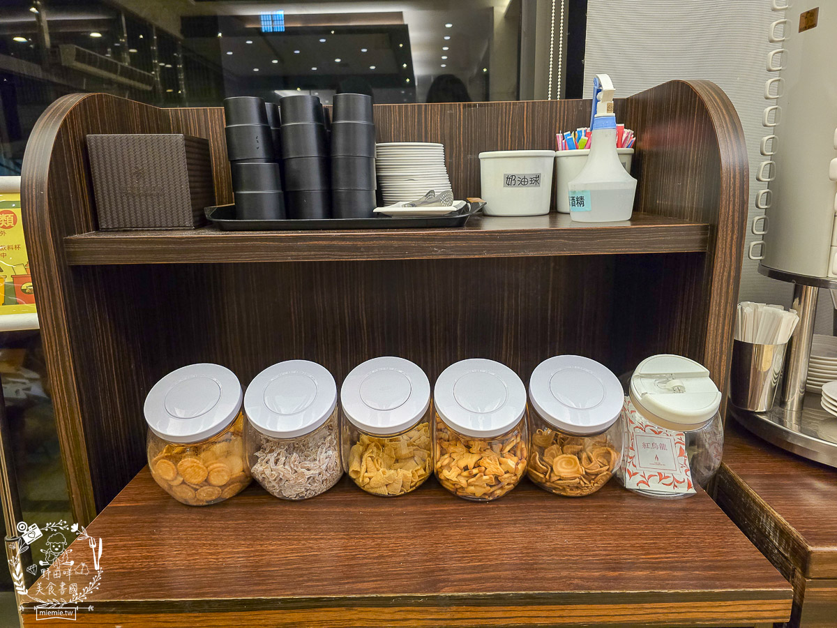 台東住宿｜台東富野渡假酒店｜入住就送豐盛宵夜早餐吃到飽！雙人景觀房舒適寬敞|早餐DIY擔仔麵|CP值超高的市區住宿推薦！