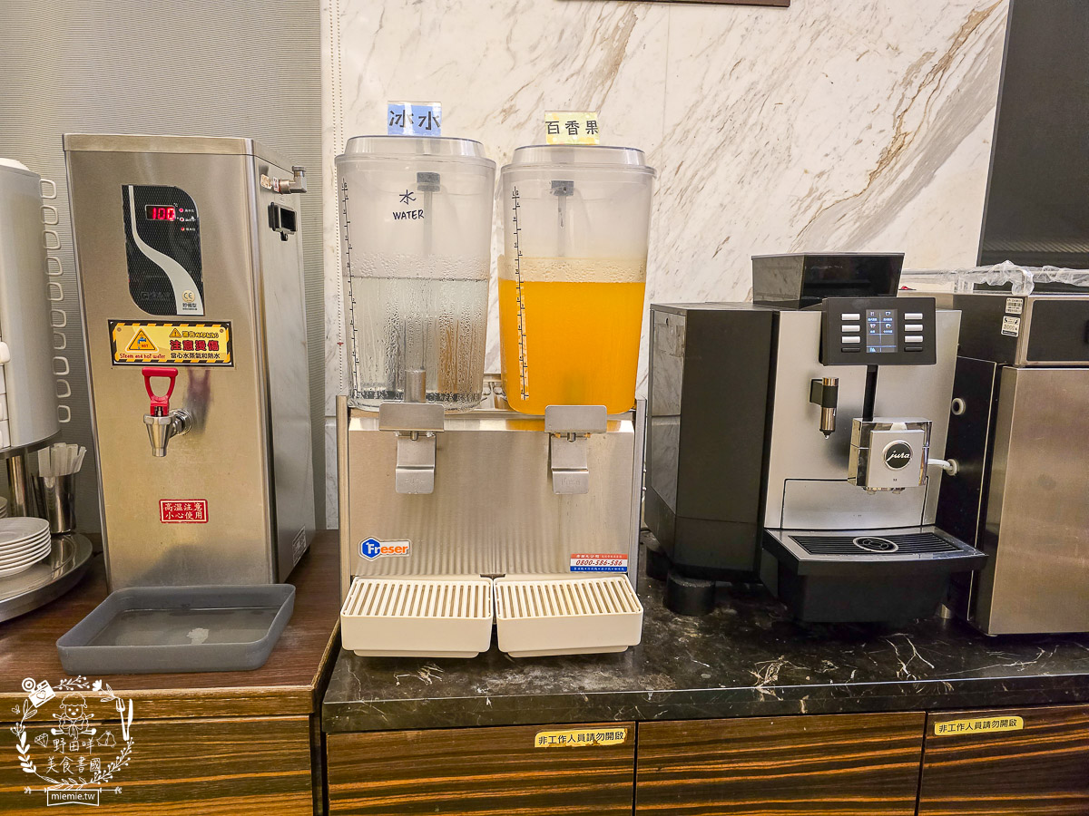 台東住宿｜台東富野渡假酒店｜入住就送豐盛宵夜早餐吃到飽！雙人景觀房舒適寬敞|早餐DIY擔仔麵|CP值超高的市區住宿推薦！