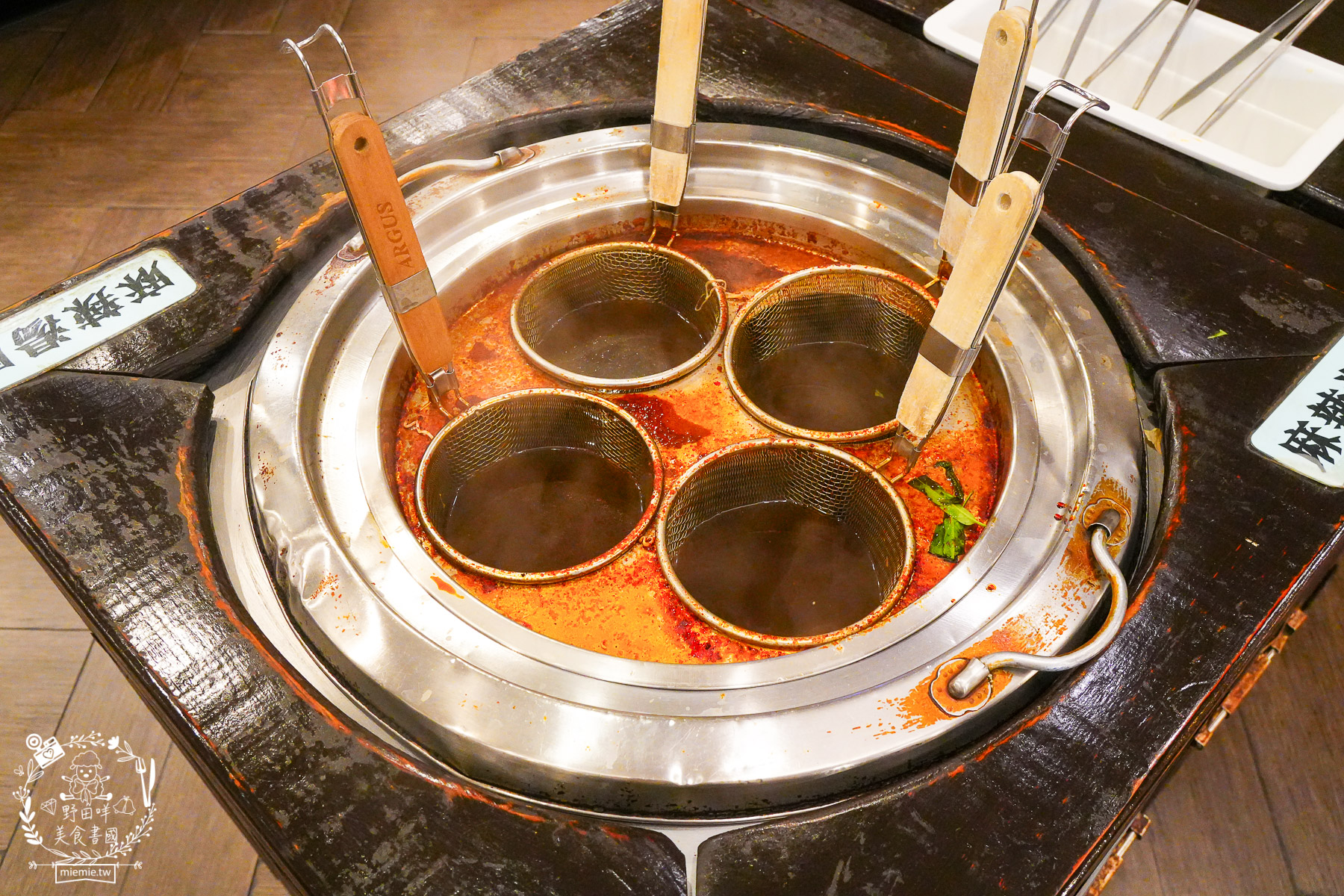 台東住宿｜台東富野渡假酒店｜入住就送豐盛宵夜早餐吃到飽！雙人景觀房舒適寬敞|早餐DIY擔仔麵|CP值超高的市區住宿推薦！