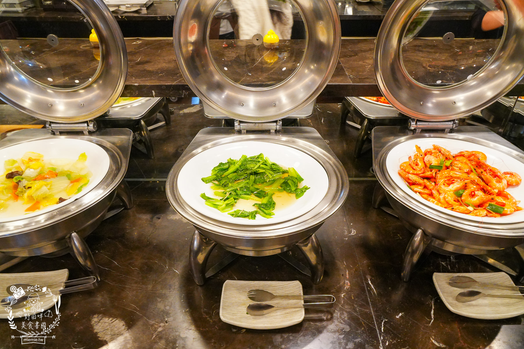 台東住宿｜台東富野渡假酒店｜入住就送豐盛宵夜早餐吃到飽！雙人景觀房舒適寬敞|早餐DIY擔仔麵|CP值超高的市區住宿推薦！