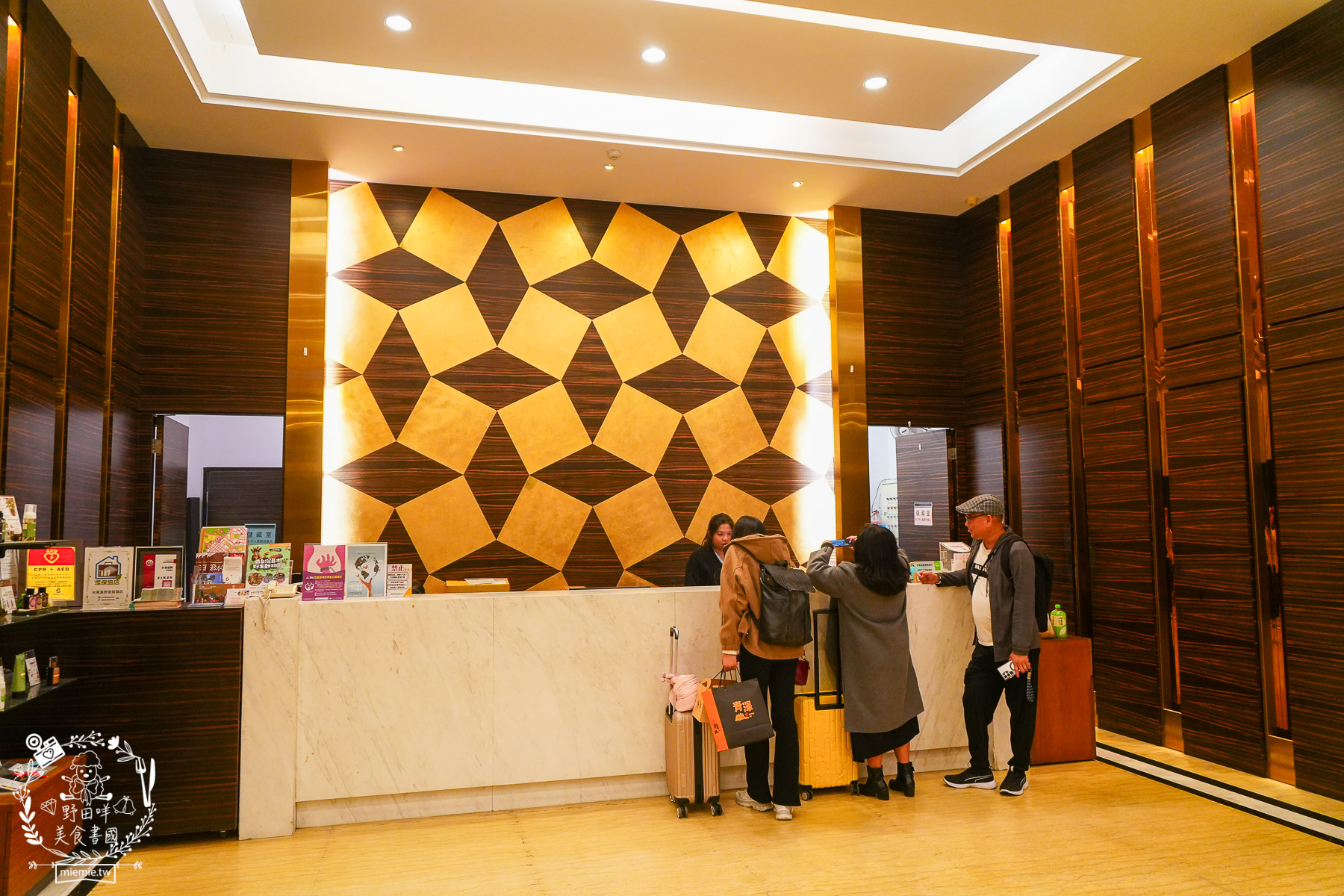 台東住宿｜台東富野渡假酒店｜入住就送豐盛宵夜早餐吃到飽！雙人景觀房舒適寬敞|早餐DIY擔仔麵|CP值超高的市區住宿推薦！