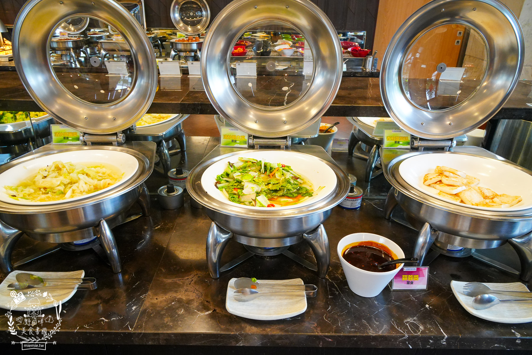 台東住宿｜台東富野渡假酒店｜入住就送豐盛宵夜早餐吃到飽！雙人景觀房舒適寬敞|早餐DIY擔仔麵|CP值超高的市區住宿推薦！