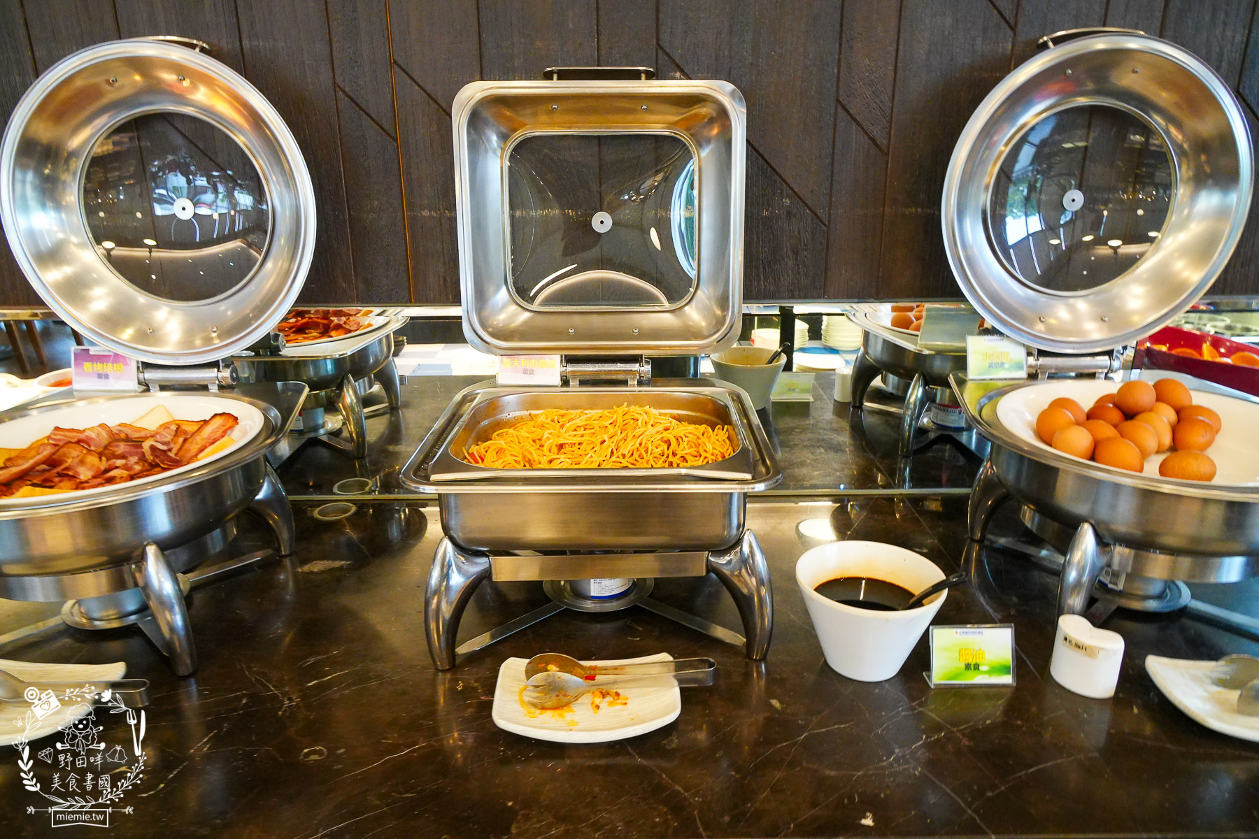 台東住宿｜台東富野渡假酒店｜入住就送豐盛宵夜早餐吃到飽！雙人景觀房舒適寬敞|早餐DIY擔仔麵|CP值超高的市區住宿推薦！