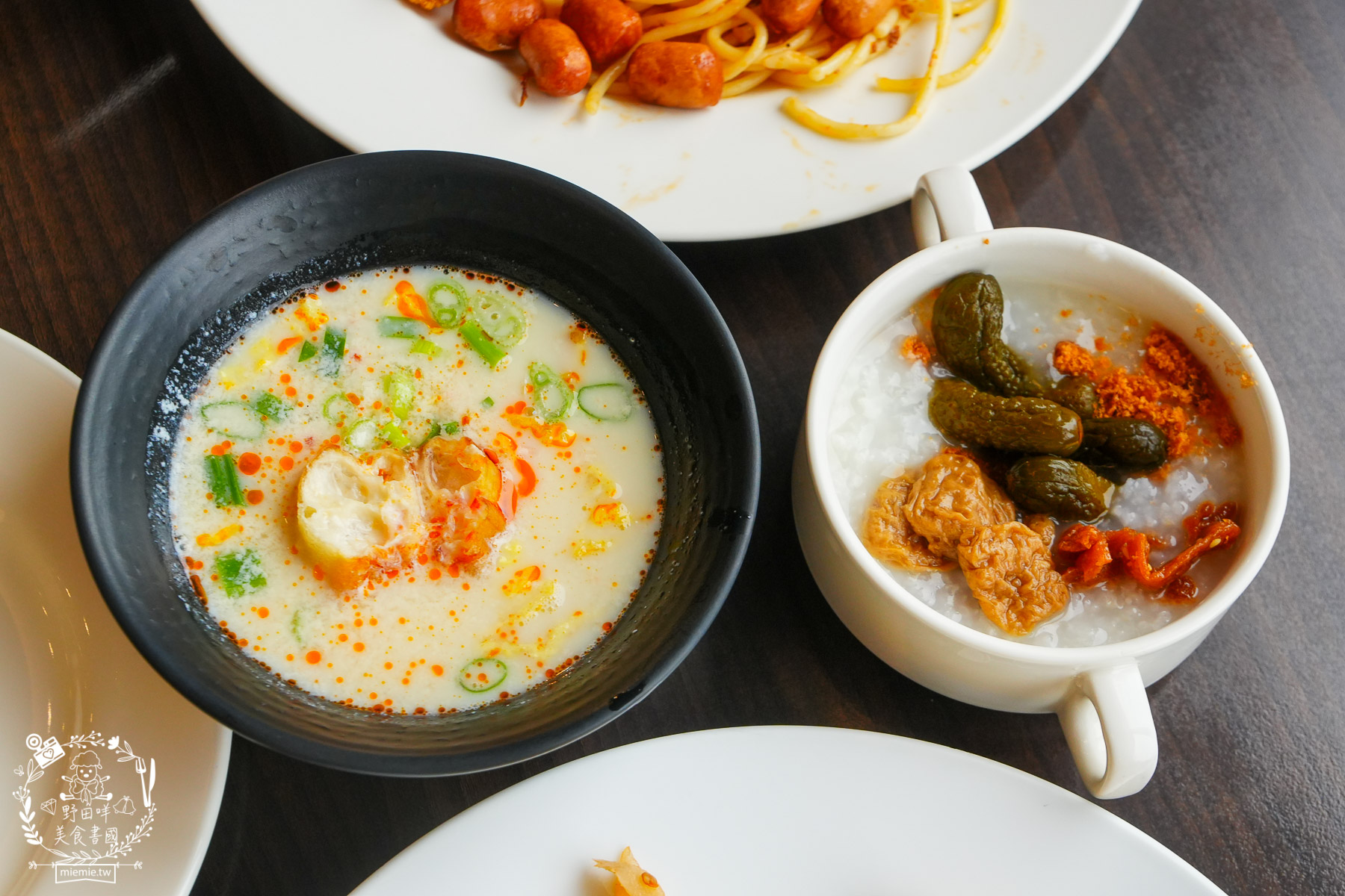 台東住宿｜台東富野渡假酒店｜入住就送豐盛宵夜早餐吃到飽！雙人景觀房舒適寬敞|早餐DIY擔仔麵|CP值超高的市區住宿推薦！